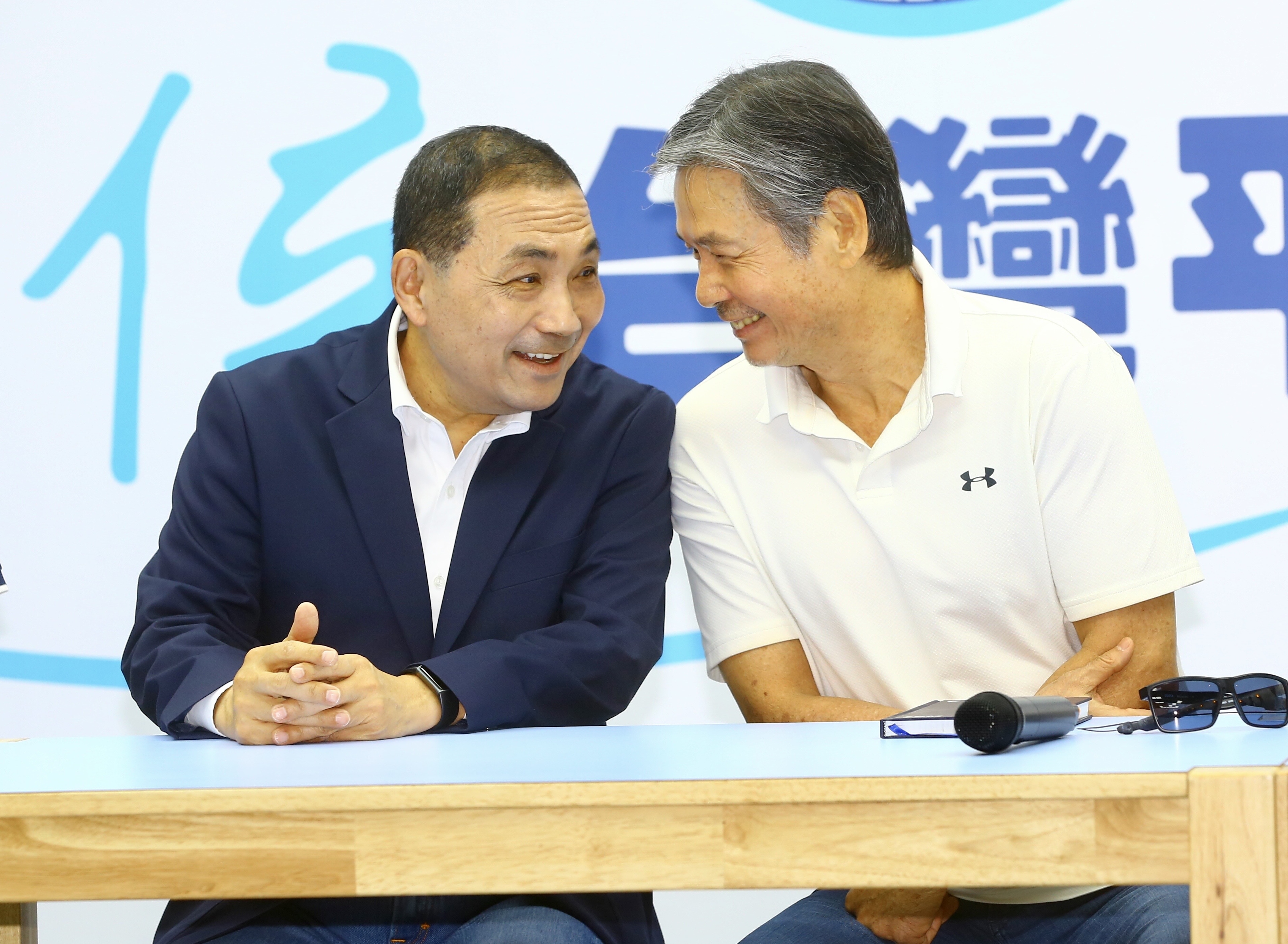 賴辦發言人戴瑋姍要金溥聰（右）和侯友宜（左）一起去重修性平課。（本刊資料照）