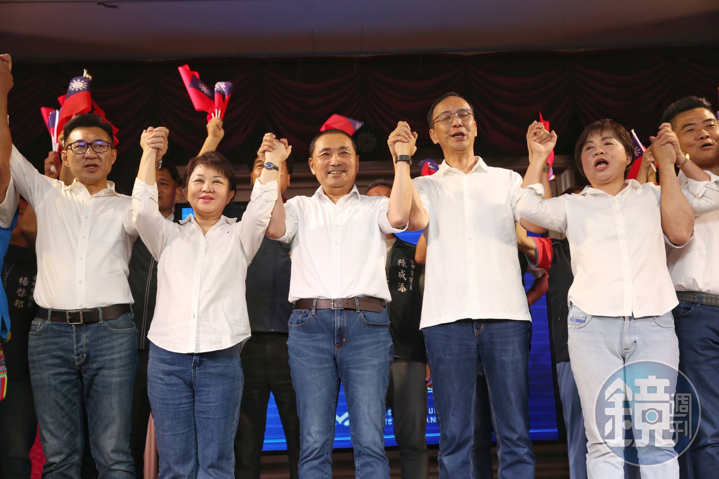 國民黨今晚於台中舉行造勢,黨主席朱立倫與台中市長盧秀燕同台力挺總統參選人侯友宜,力拚逆轉選情。