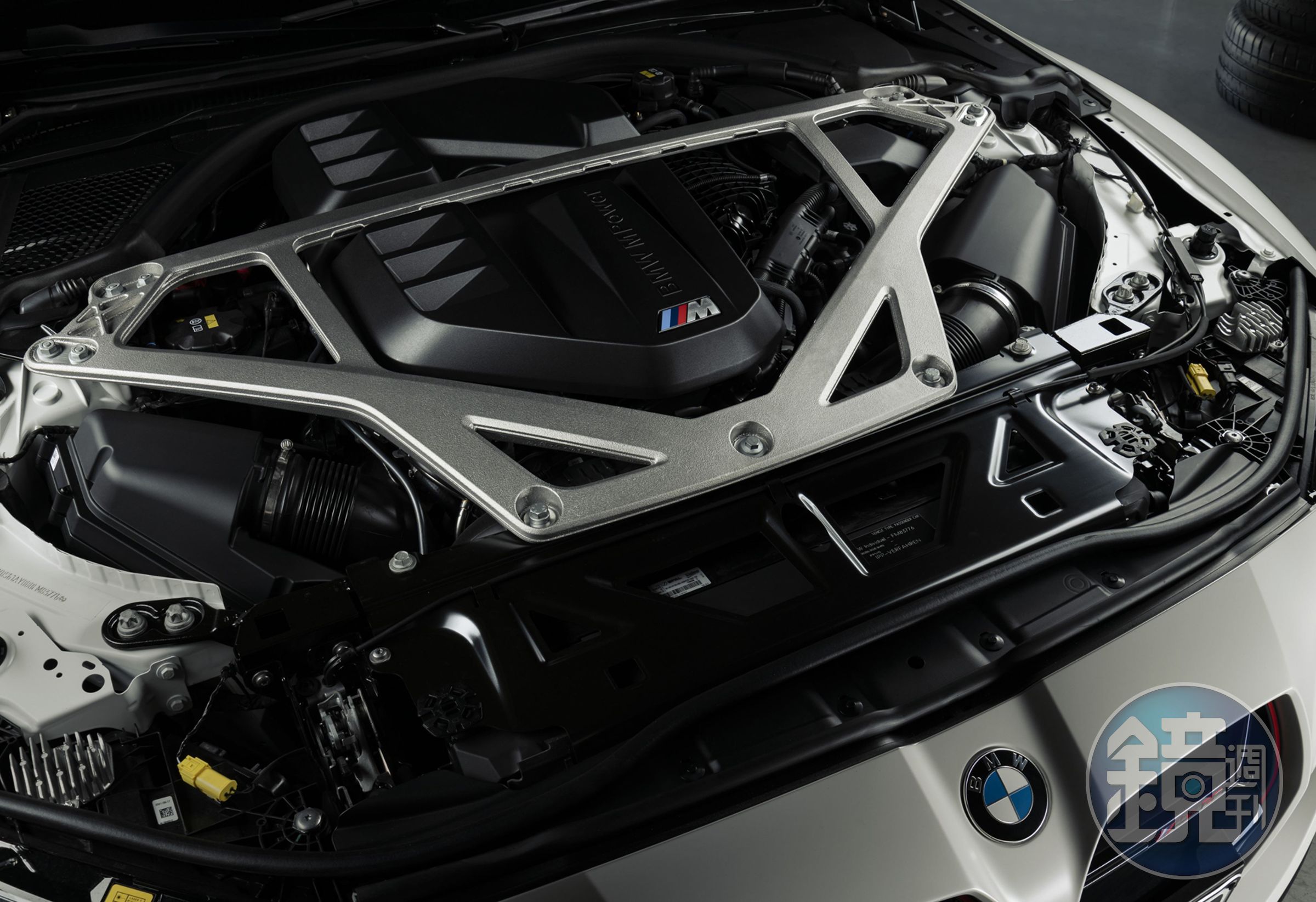 賽道等級的S58 M TwinPower Turbo直列六缸引擎讓M4 CSL擁有零百加速3.7秒、M3 CS零百加速3.4秒的驚人佳績。