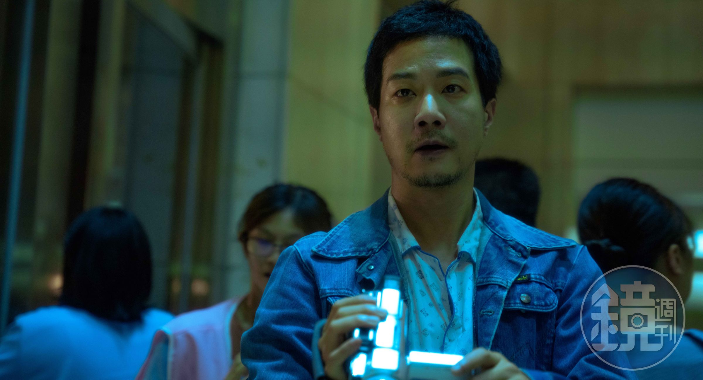 薛仕凌飾演狗仔記者，提供不同的視角看待整起封院事件。（Netflix提供）