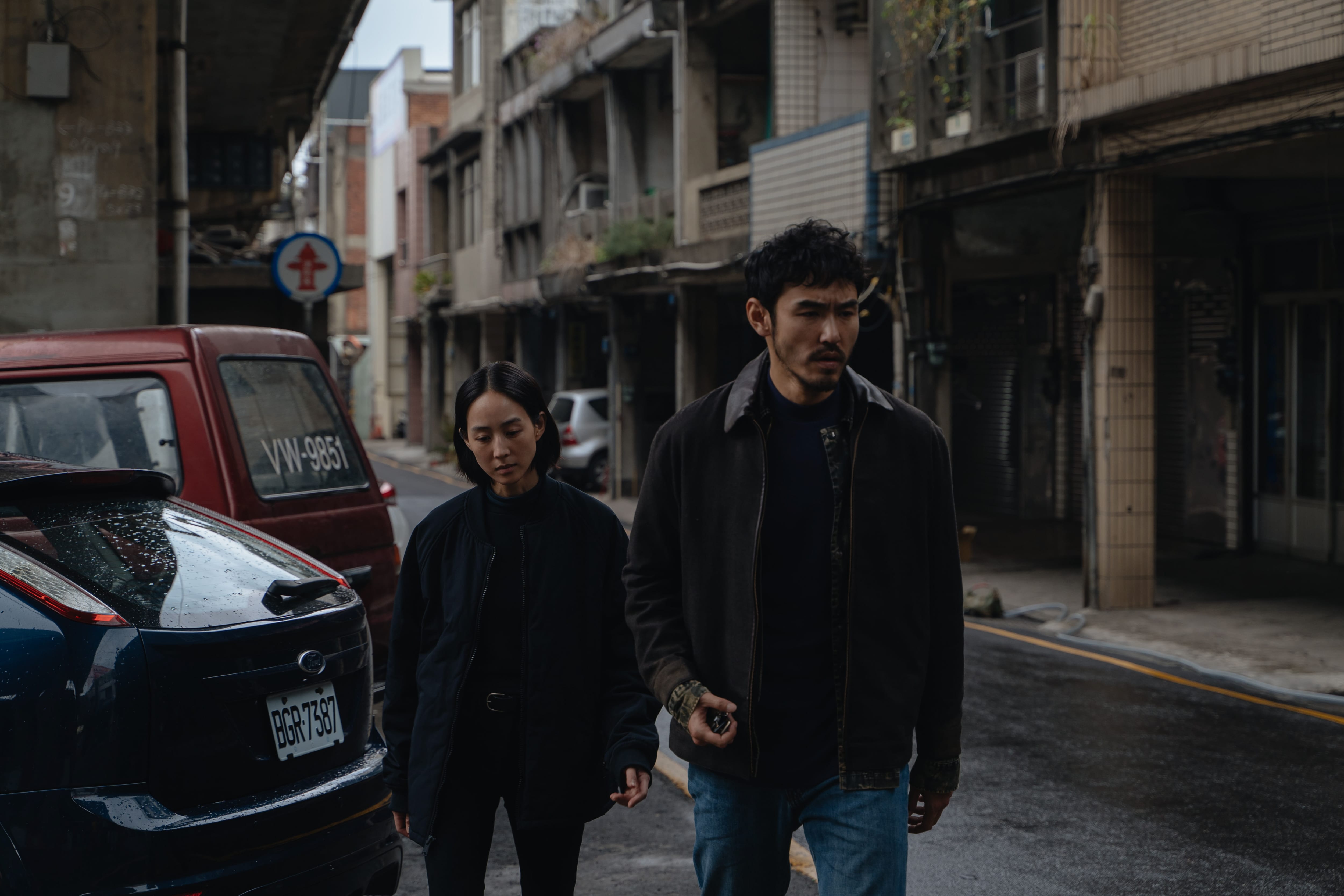 16年前曾經合作過，阮經天因為張鈞甯一通電話就決定演了。（華映提供）