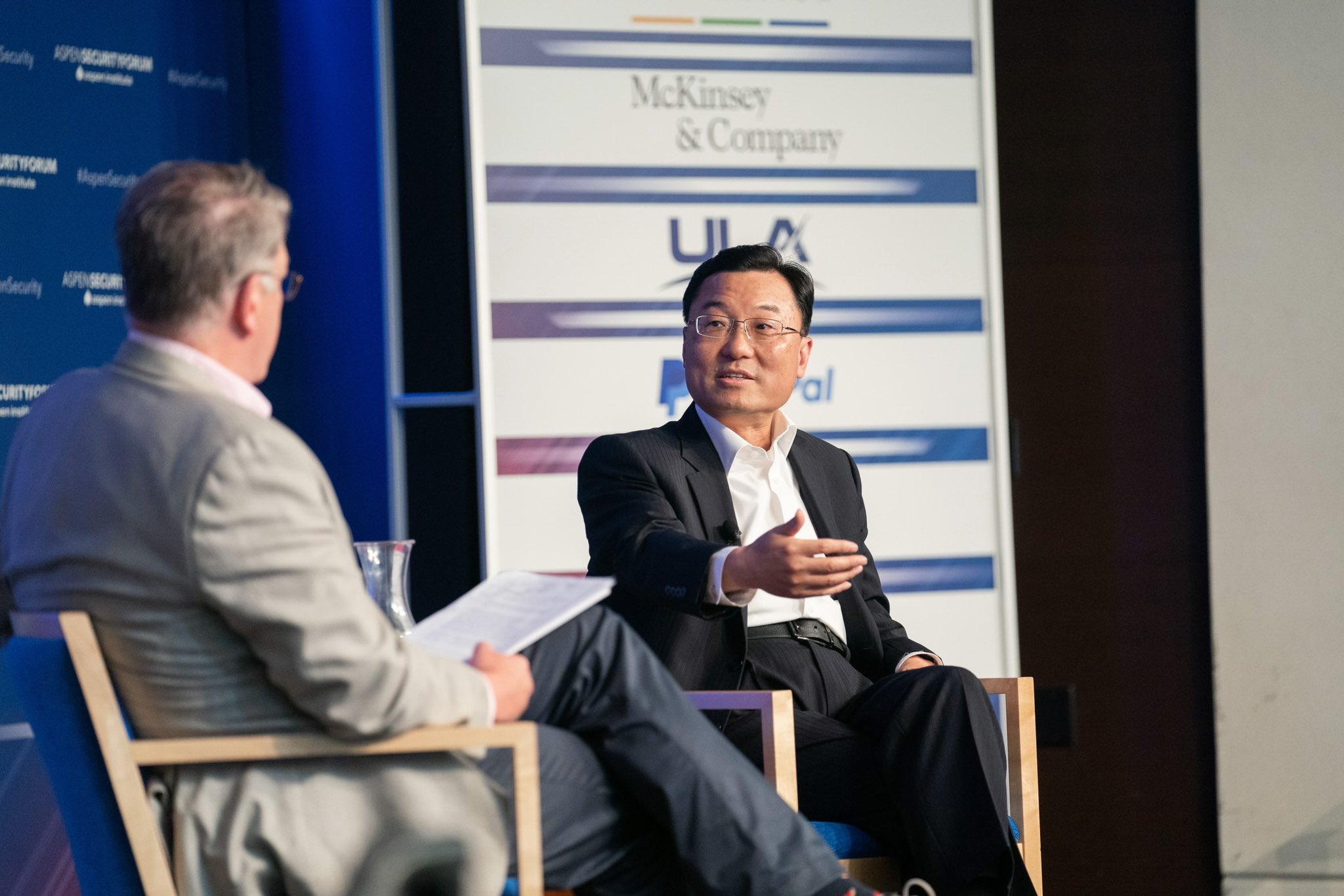 中國駐美大使謝鋒日前出席「阿斯本安全論壇」,不過對於外交部長秦剛的行蹤仍不願透露。(翻攝自謝鋒Twitter)