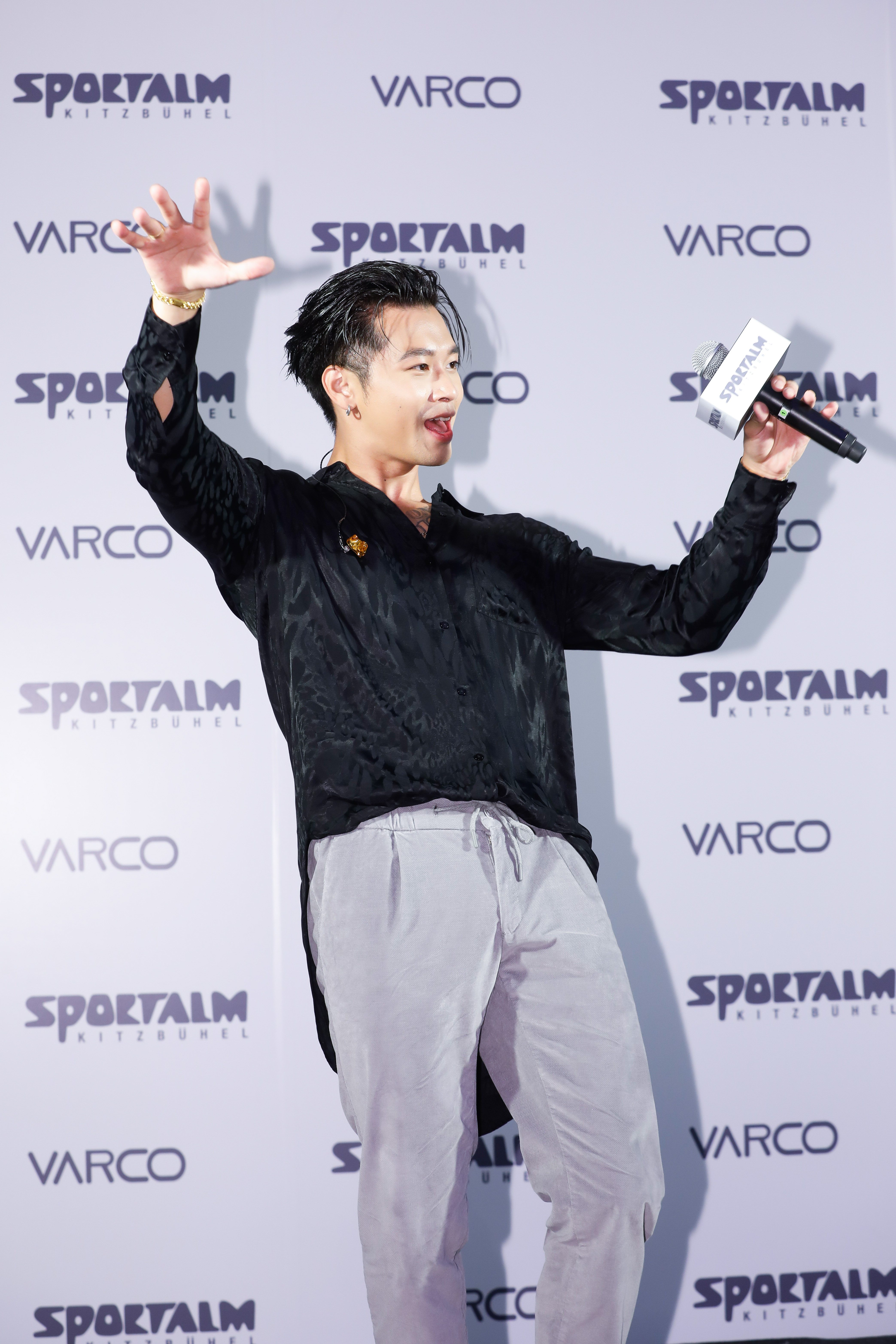高爾宣今出席SPORTALM開幕獻唱。