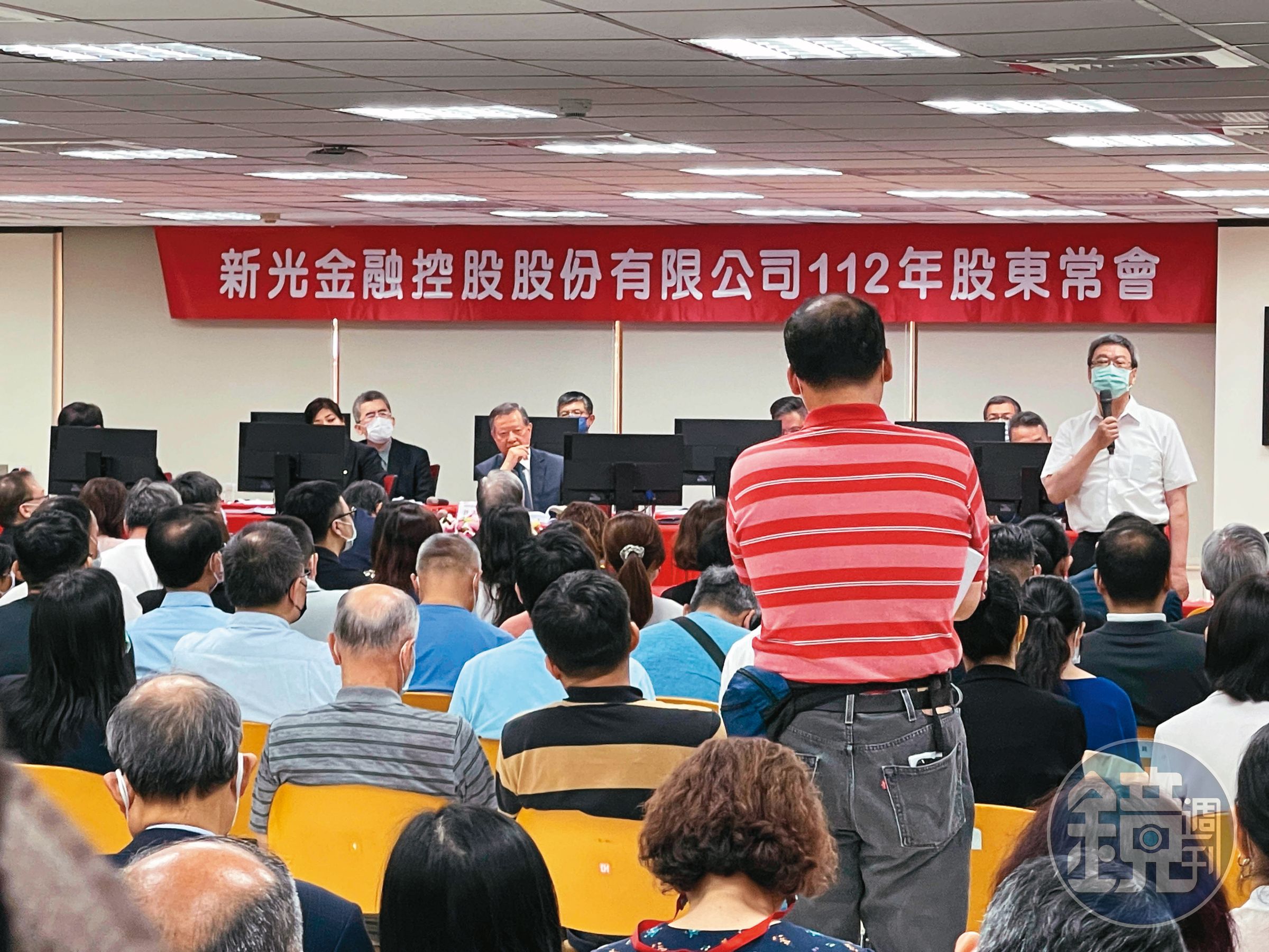 上半年新光金因經營權大戰股價震盪,王宥忻大膽進場也果斷出場,半個月賺7%。