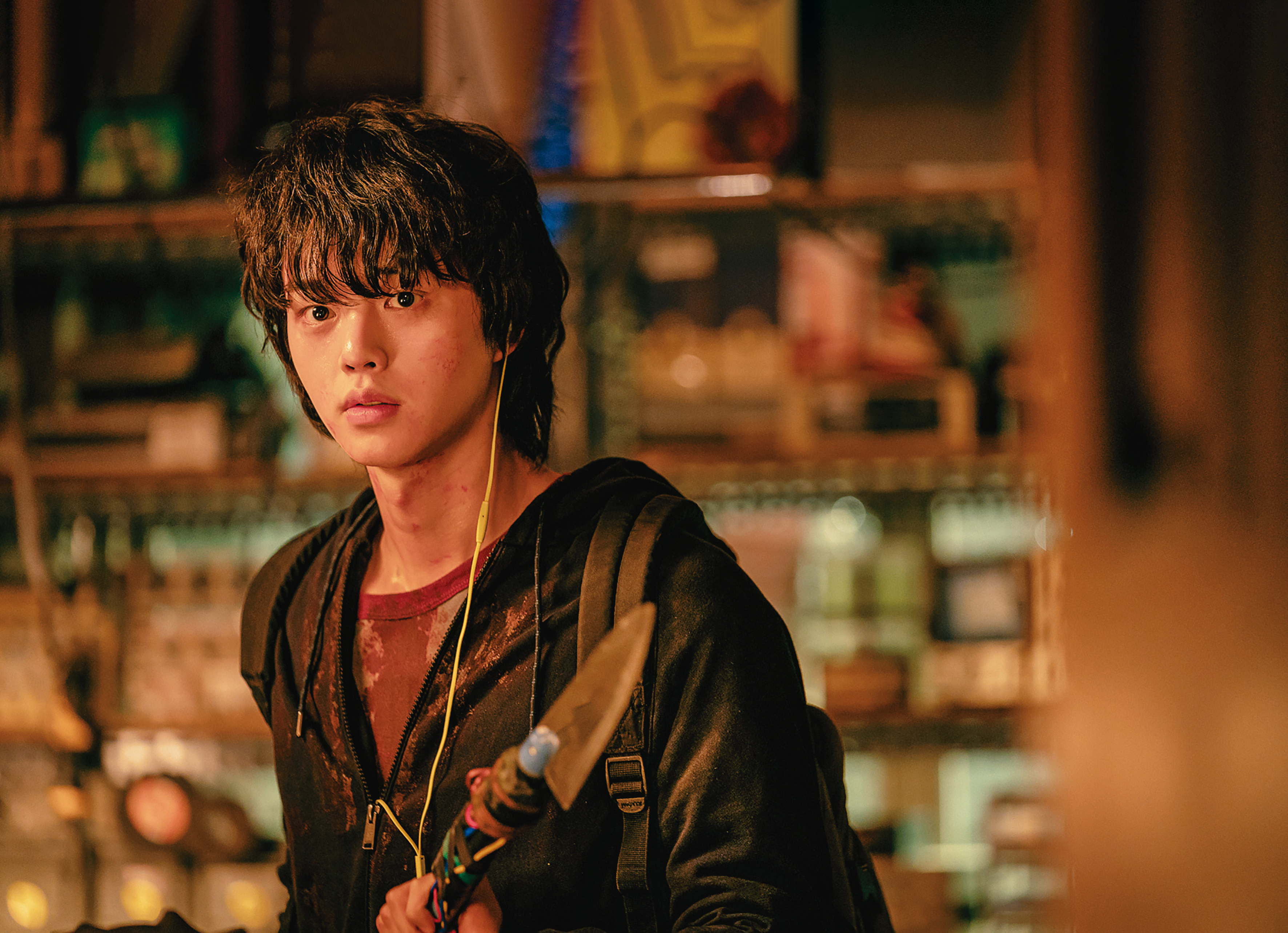 韓國WEBTOON作家金坎比入駐韓國漫畫振興院提供的工作室，打造出熱門作品《SWEET HOME》，並進一步改編為韓星宋江主演的影集。（Netflix提供）