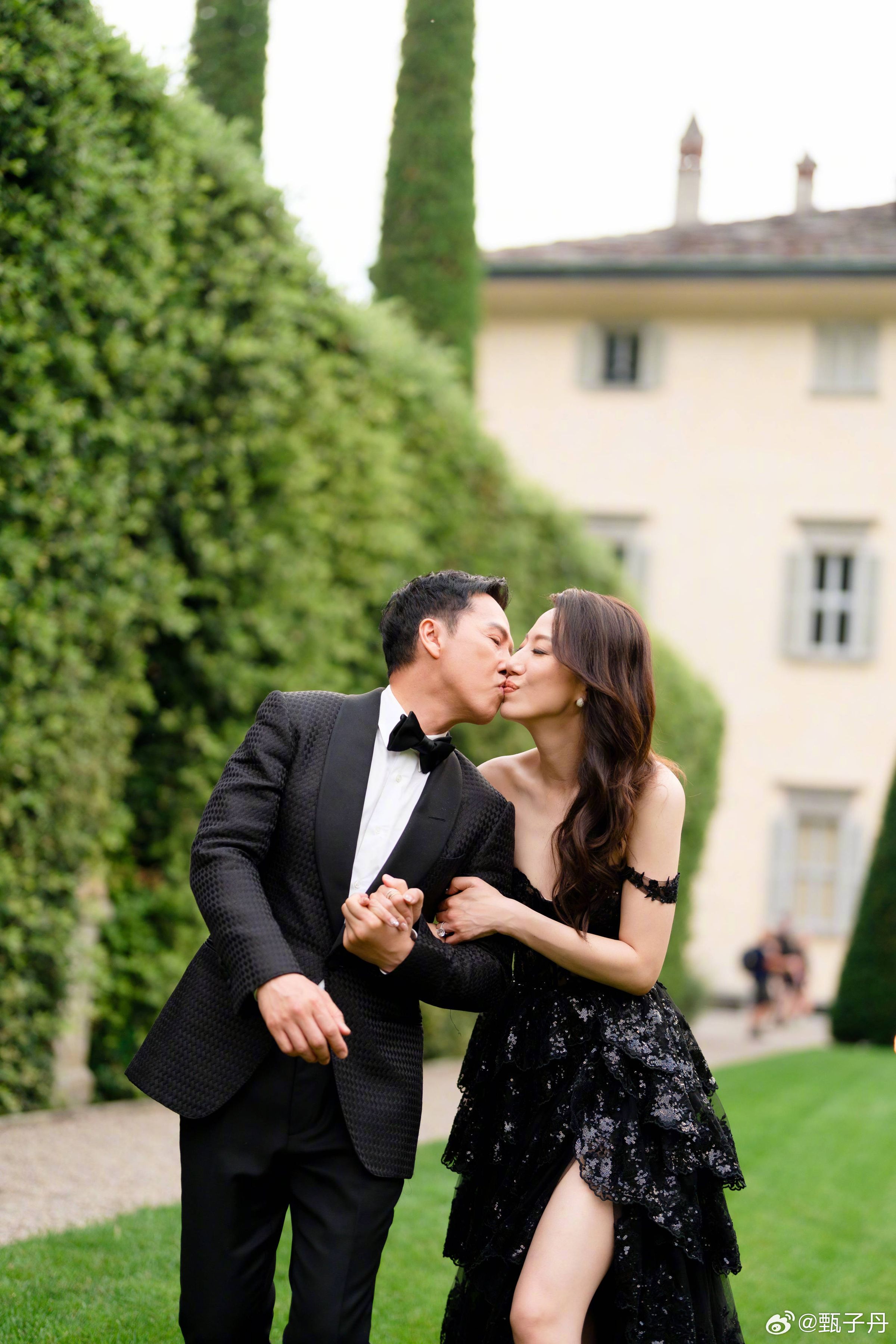 結婚20年，甄子丹與汪詩詩感情仍如膠似漆。（翻攝自甄子丹微博）