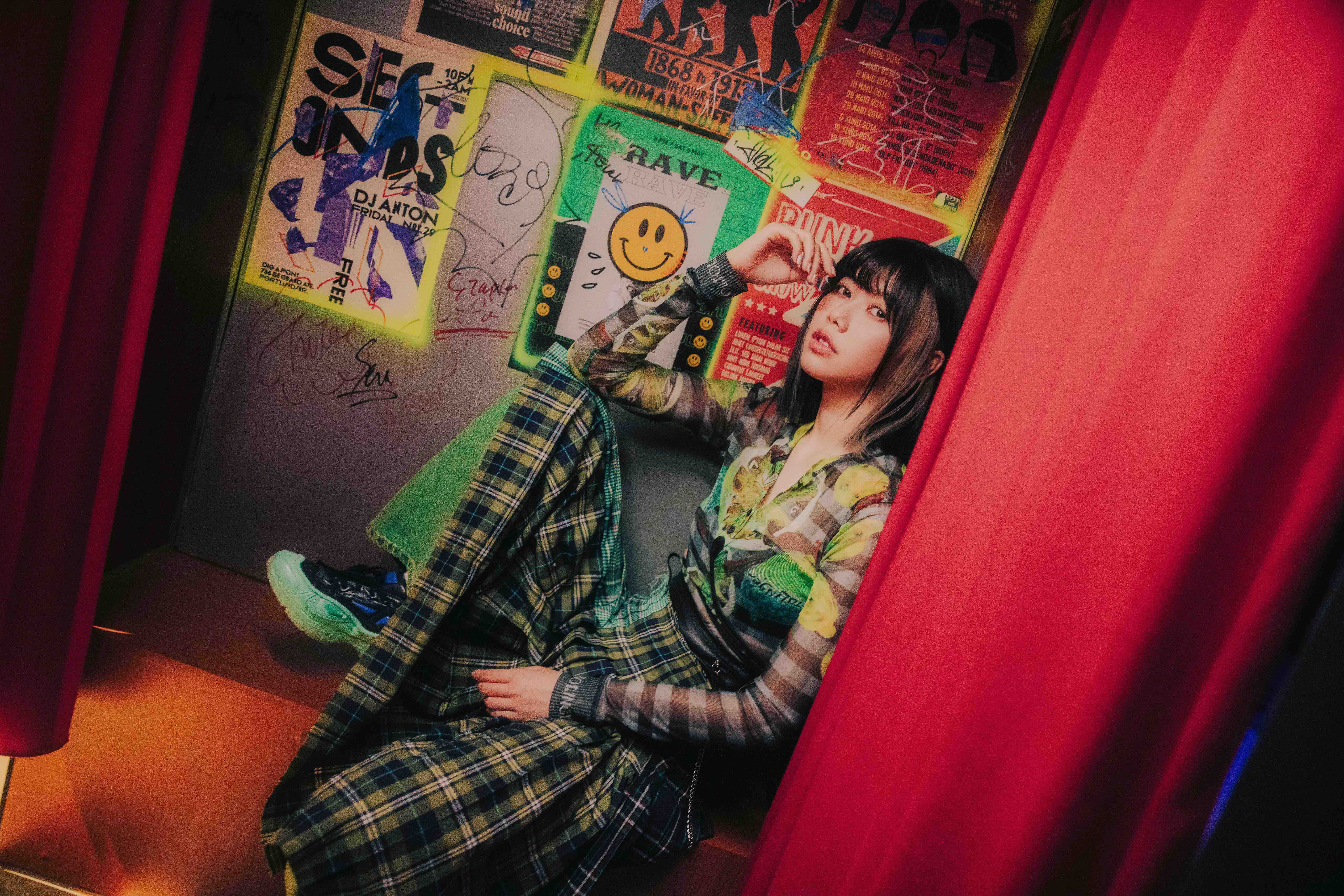 新人蔡恩雨推出同名專輯《蔡恩雨Priscilla Abby》。（華納音樂提供）