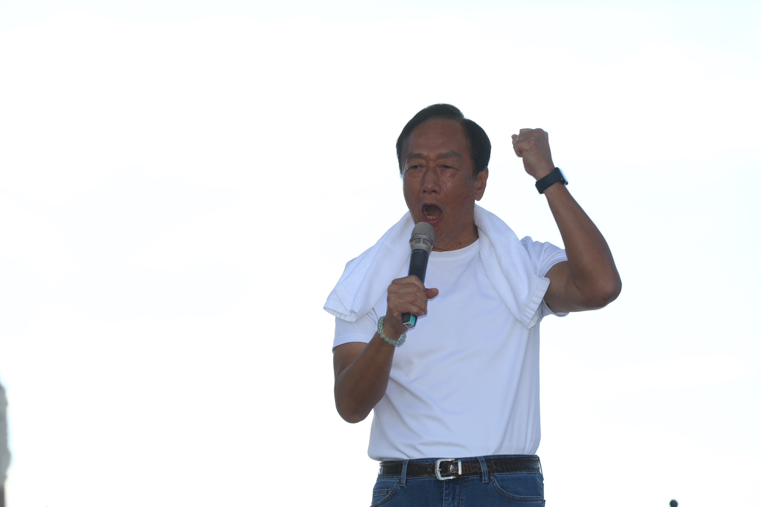 郭台銘在臉書發文「填空」的句子，引發支持者聯想。（本刊資料照）