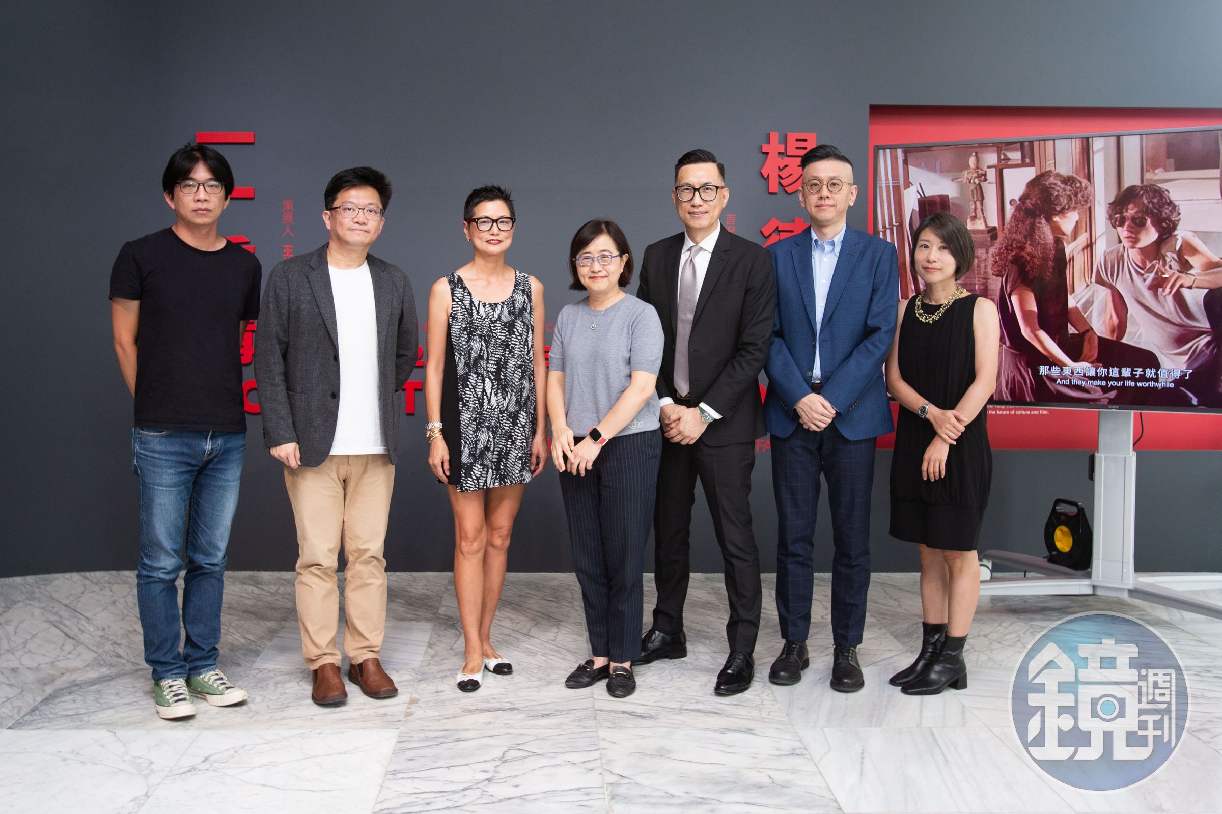 「一一重構：楊德昌」影展策展人林木材（左起）、影視聽中心執行長李智仁、回顧展首席創意顧問彭鎧立、台北副市長林奕華、北美館王俊傑館長、電影學者孫松榮教授、回顧展協調顧問王君琦。（台北市立美術館提供）