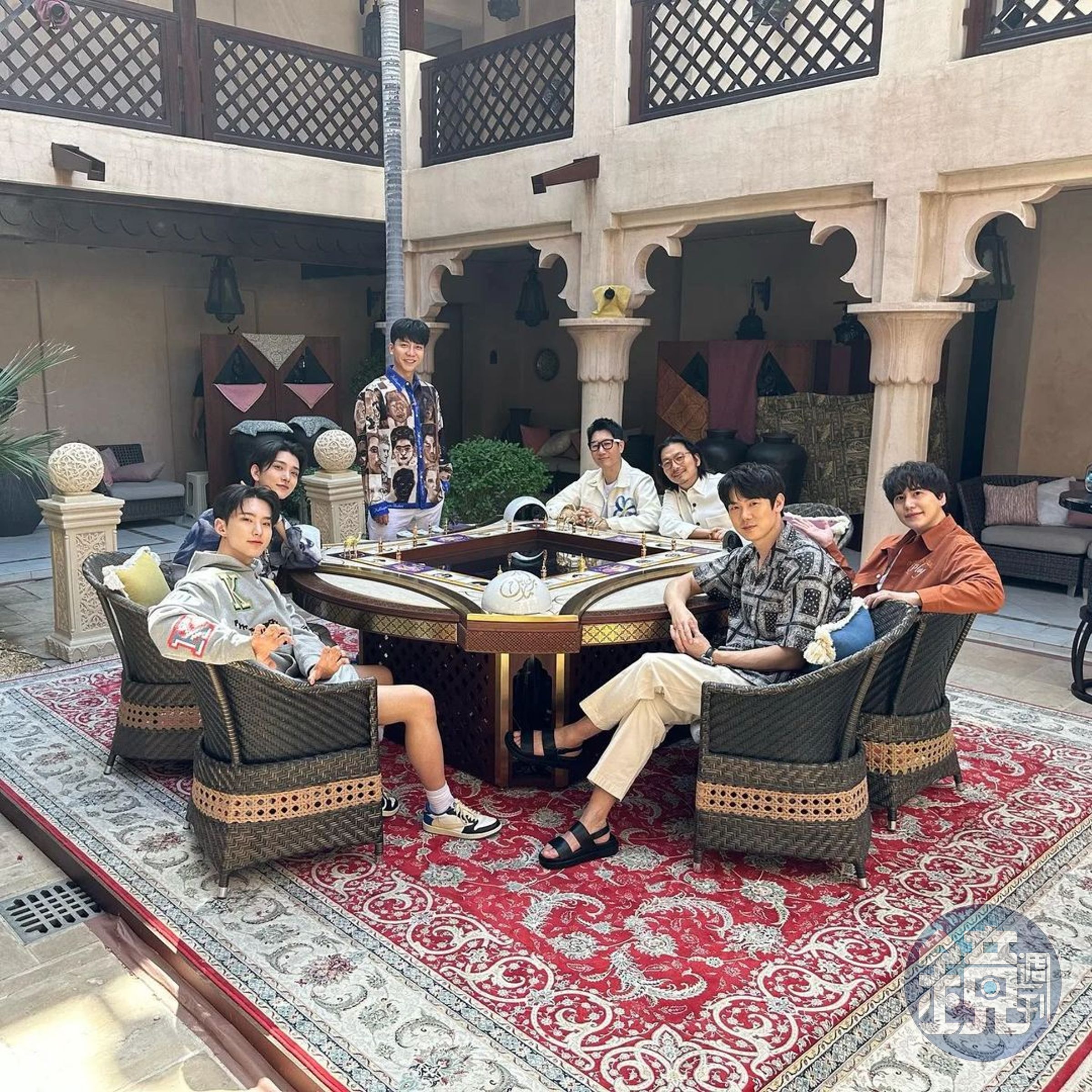 《Bro&Marble in Dubai杜拜大富翁》全員合照。(來源:柳演錫IG)