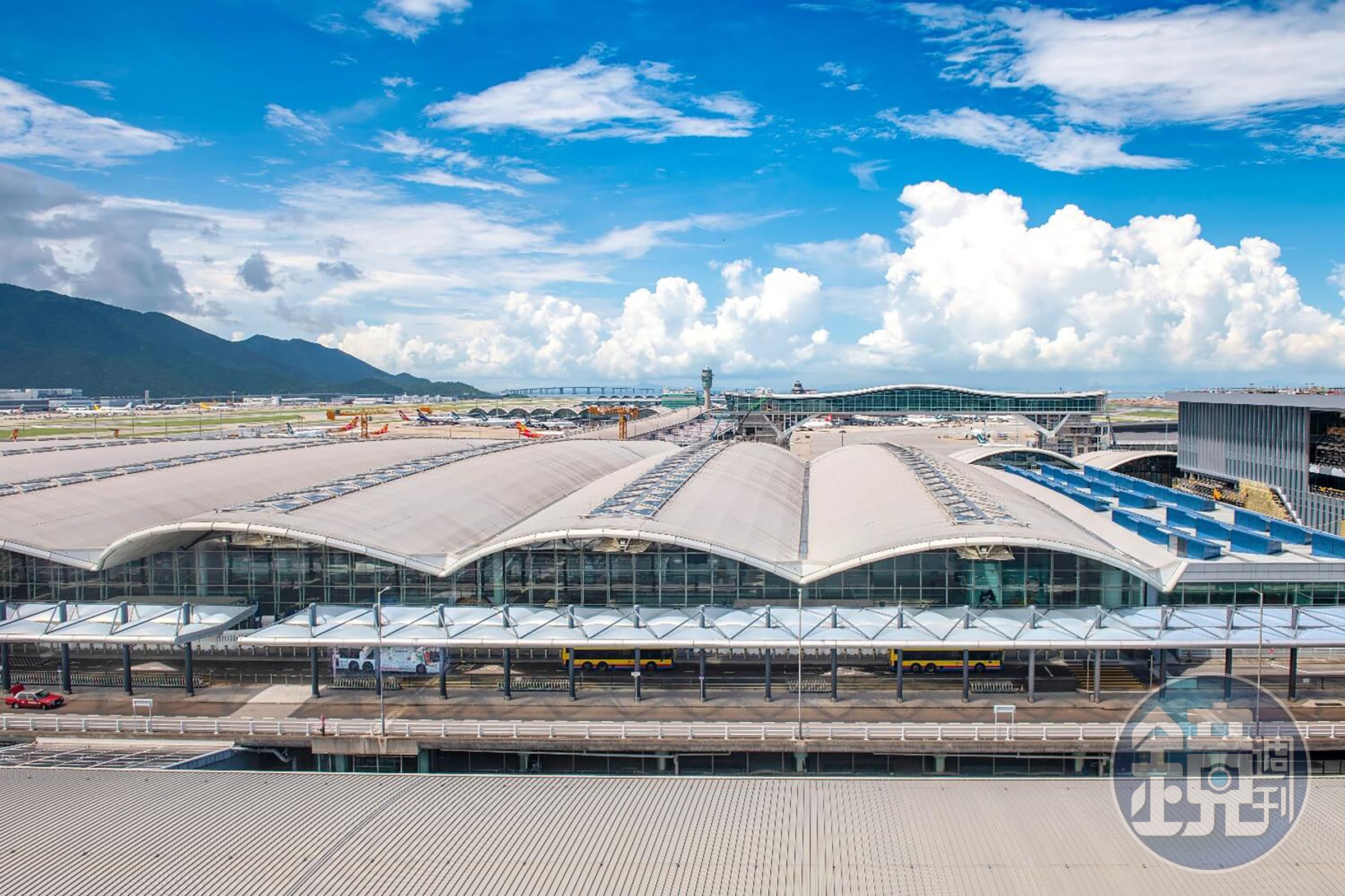 香港國際機場客運量已恢復至疫情前的60％，機場也新增許多不同設施及服務。（香港國際機場提供）