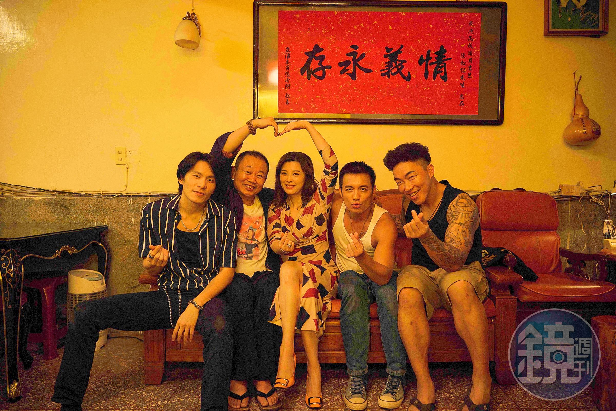 首次跨界拍攝電影的郭泓志,一場三兄弟和飾演老大的鄭志偉在「喬」完事情後幫老大慶祝生日的戲,讓他難忘。(Catchplay提供)