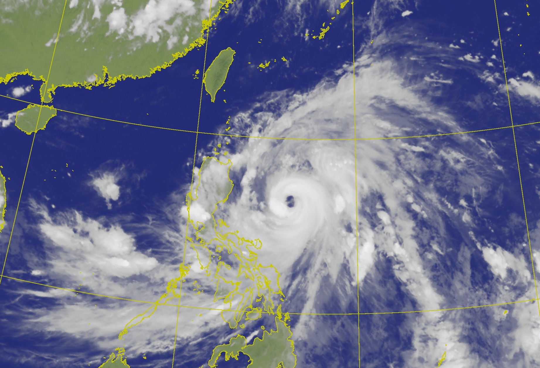 中度颱風杜蘇芮持續往台灣方向前進。（中央氣象局提供）