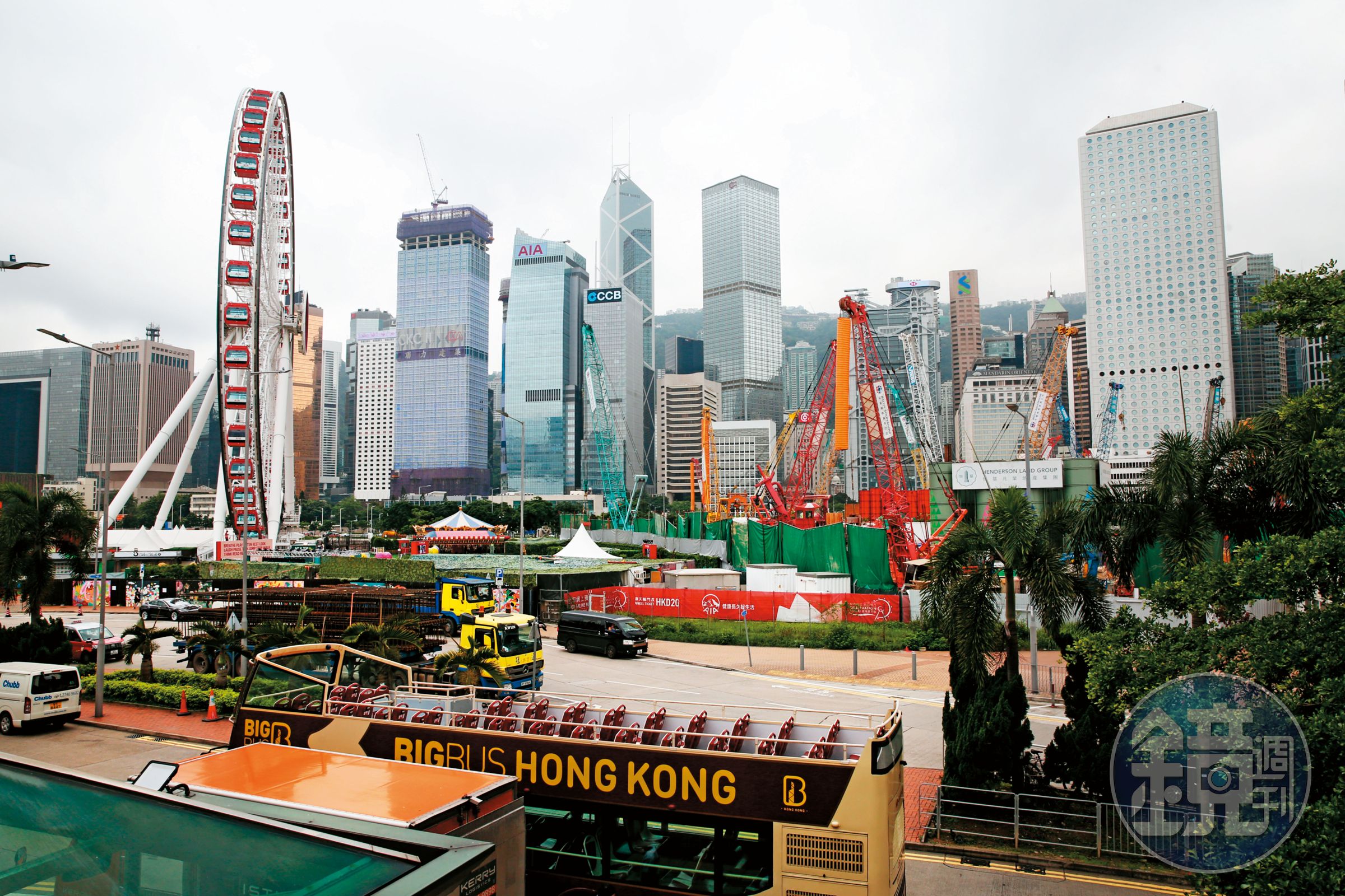 今年第一季經濟表現，香港拿下亞洲四小龍之首，但股市不見有力反彈，外資撤出是主因。