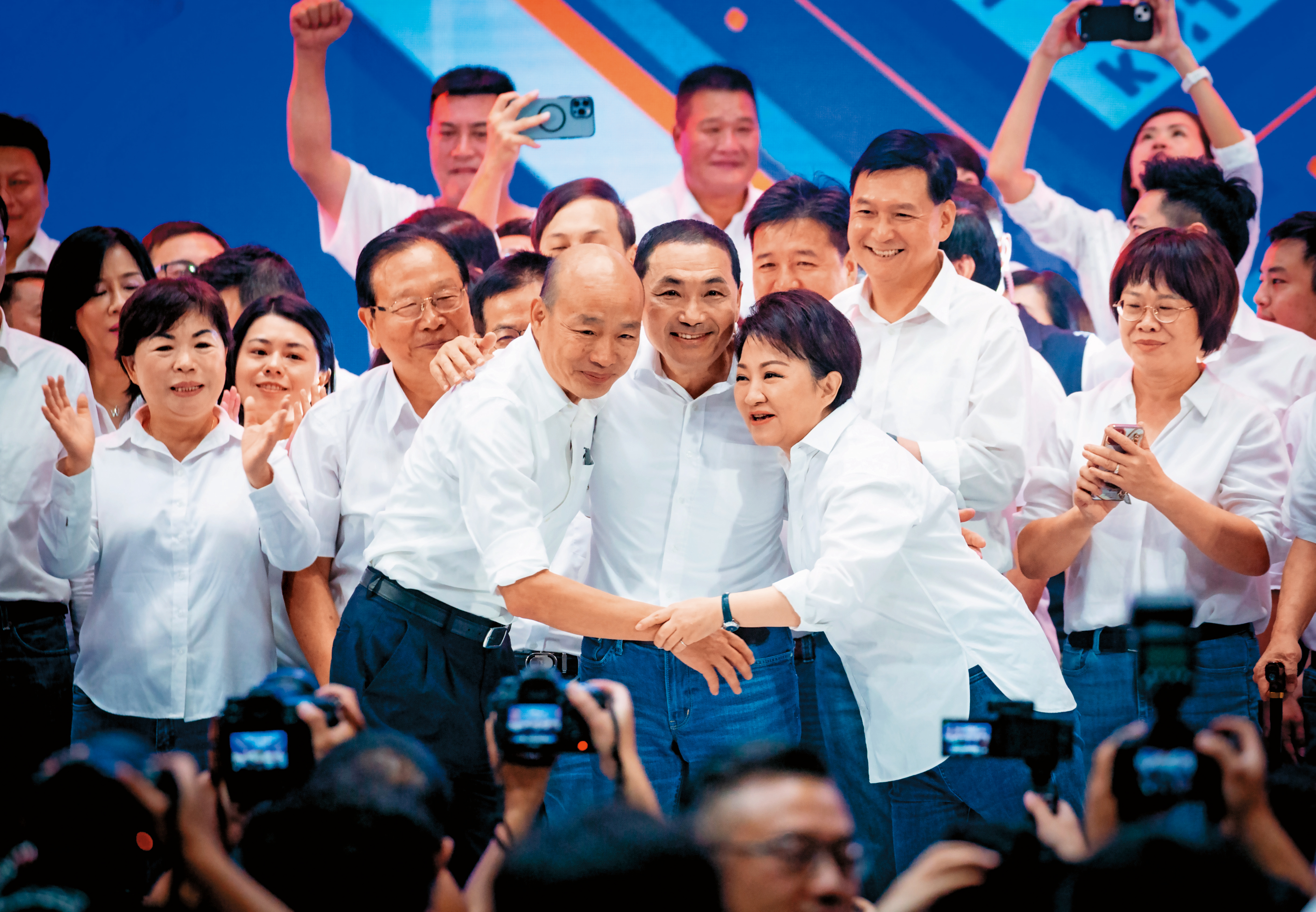 相隔近5年，侯友宜、韓國瑜及盧秀燕23日在全代會上合體，展現大團結。