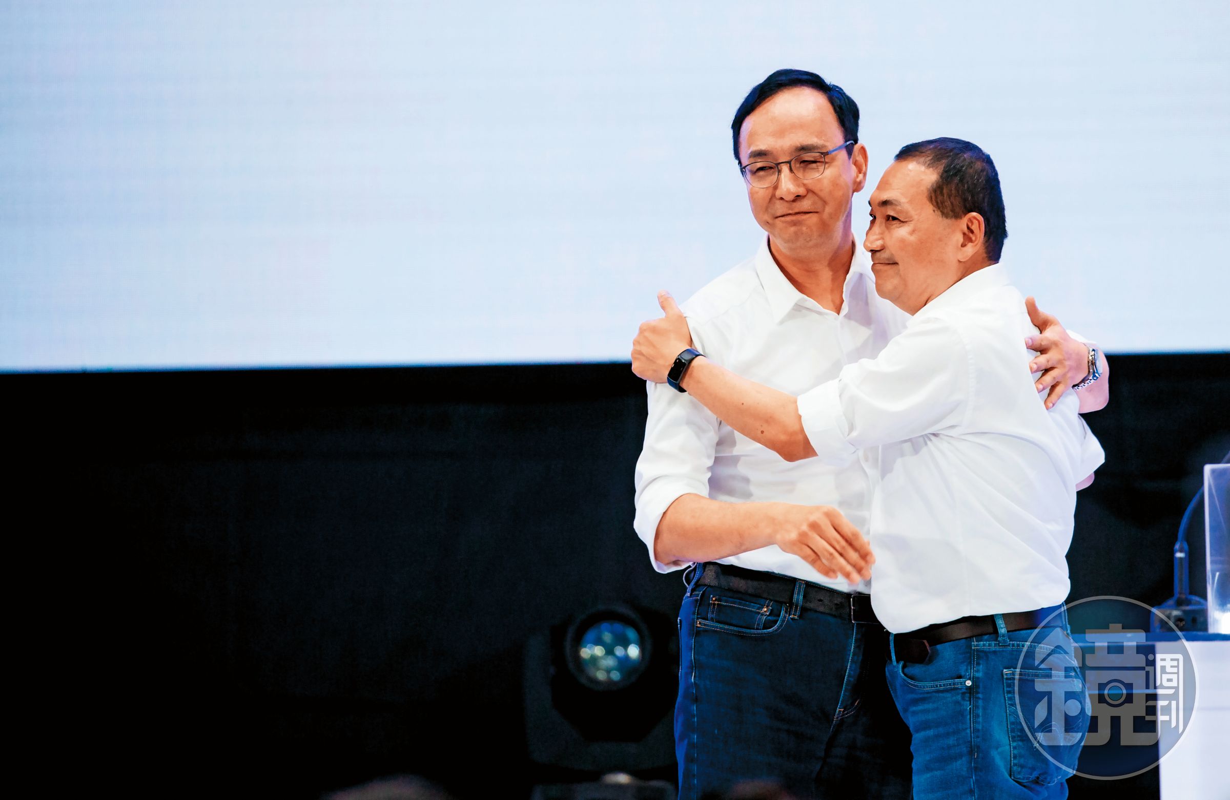 朱立倫(左)拋出「執政大聯盟」想法,但侯友宜(右)能否當上非綠共主才是關鍵。