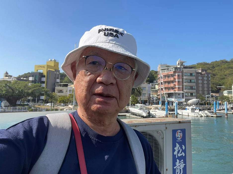 日本一名77歲爺爺中川惠章為回報台灣人的熱情，願意免費導覽介紹伊豆高原的美景。（翻攝Izukogen Jiro臉書）