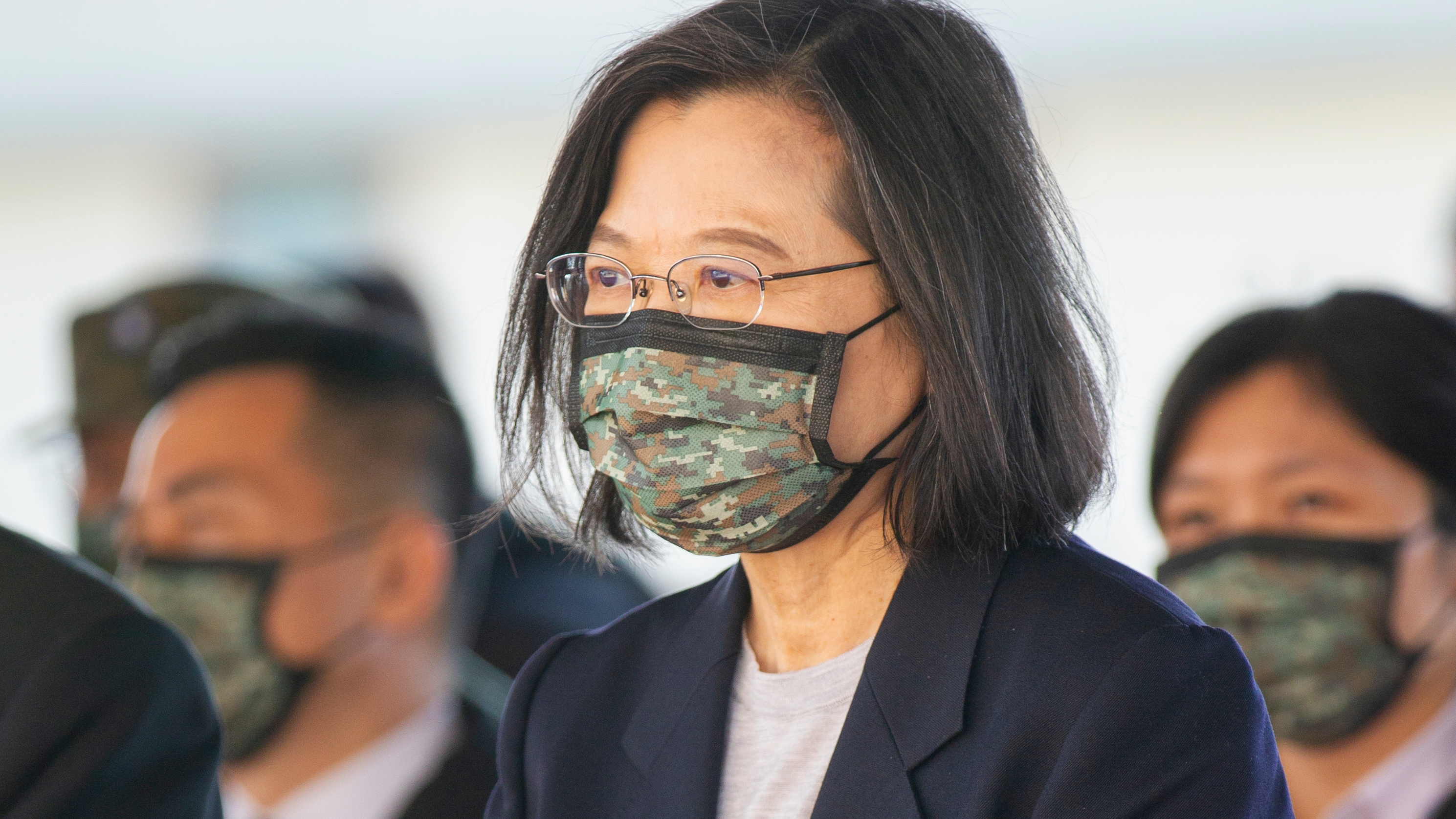 國軍發生彈藥庫爆炸，炸傷9名官兵事件，蔡英文於今早9時30分至內湖三軍總醫院探視傷者及慰問家屬。（本刊資料照）