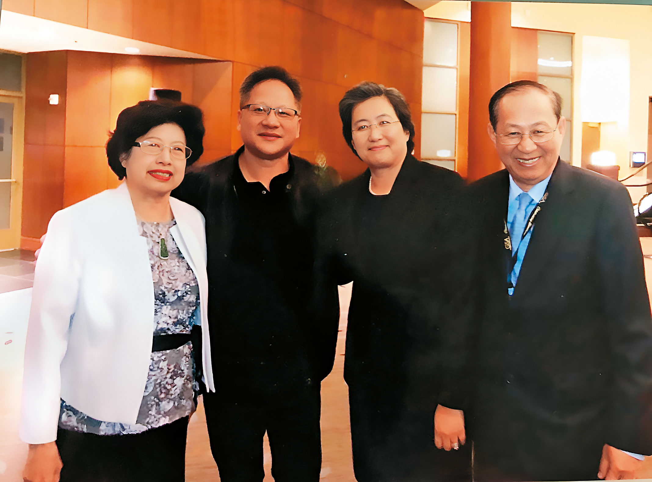 蘇姿丰母親羅淑雅娘家出了2位科技巨擘，父親蘇春槐看好女兒與黃仁勳將在AI發展為人類帶來貢獻。（翻攝中華新聞雲）