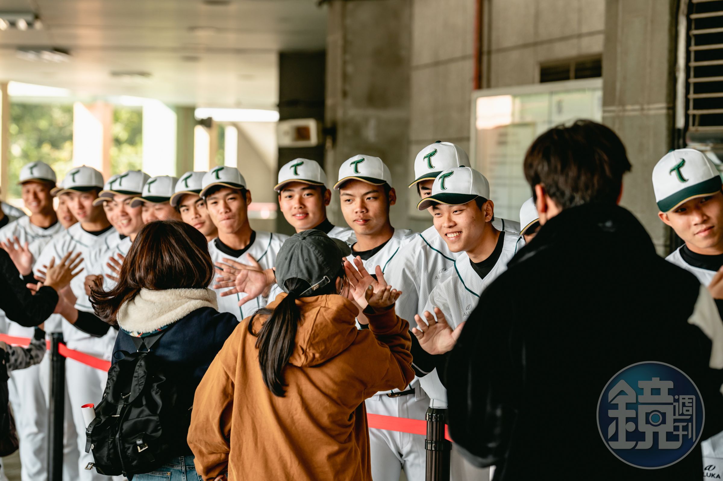 台鋼雄鷹即將在2024年球季正式成為中職第六隊，圖為日前球隊舉辦球迷見面會。（台鋼提供）