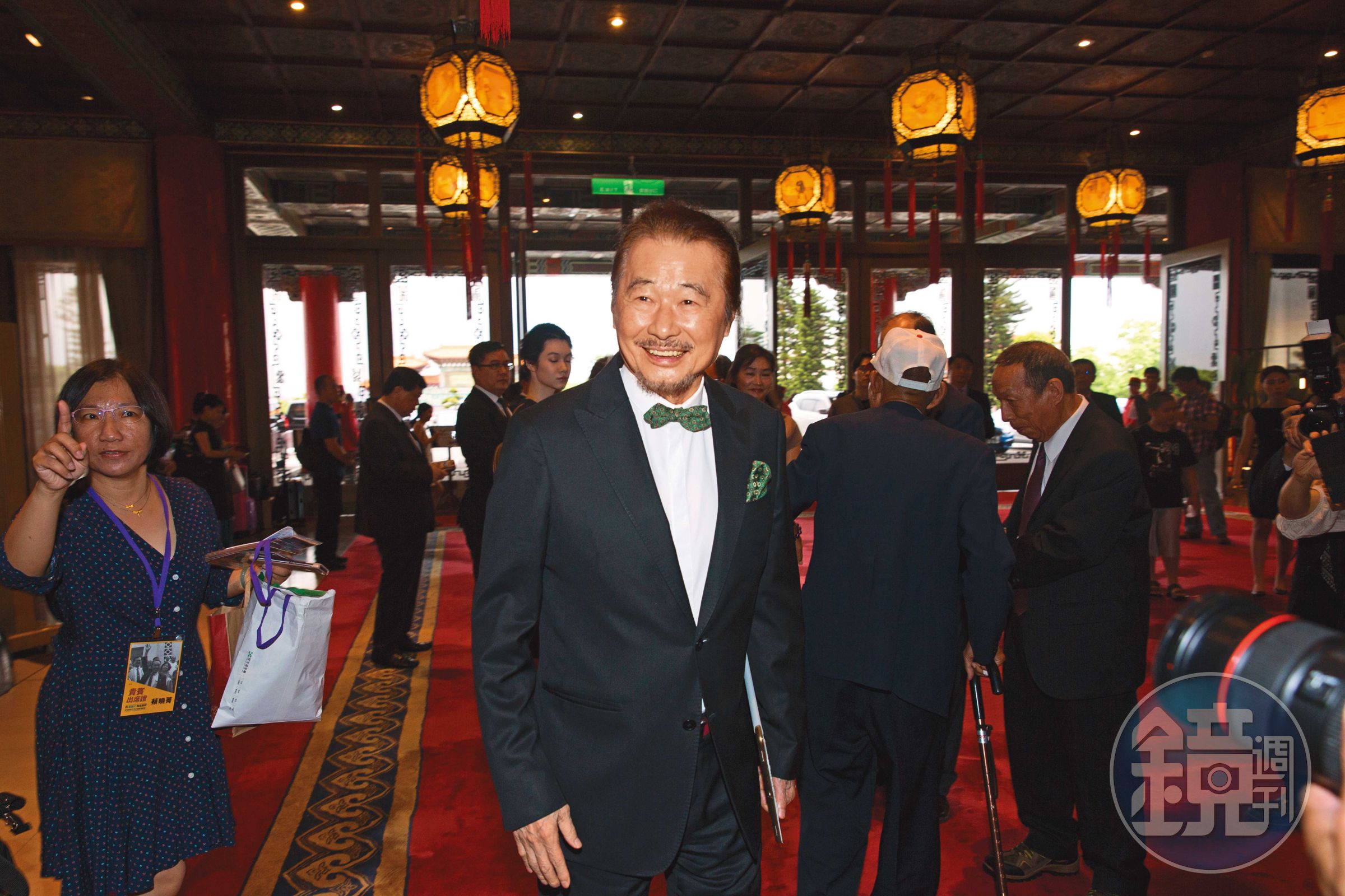 施明德