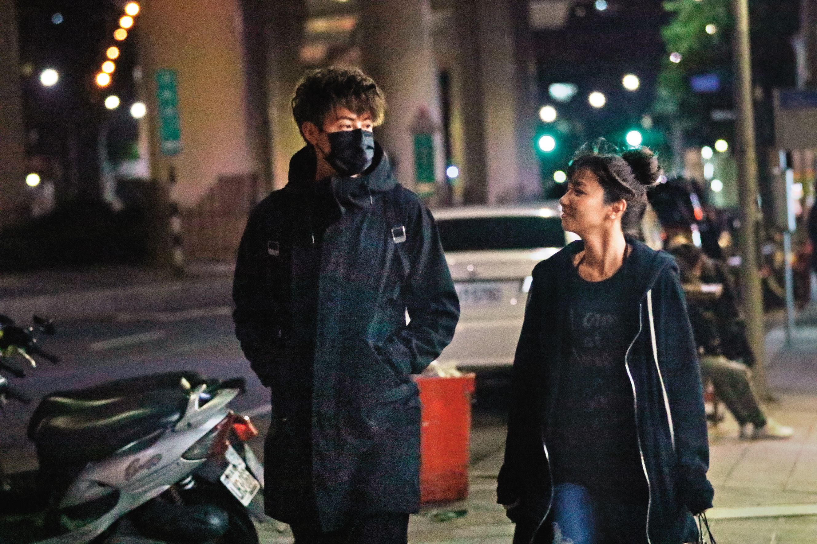 Teddy（左）曾跟女團Popu Lady的寶兒（右）傳出交往，但當時遭經紀公司否認。