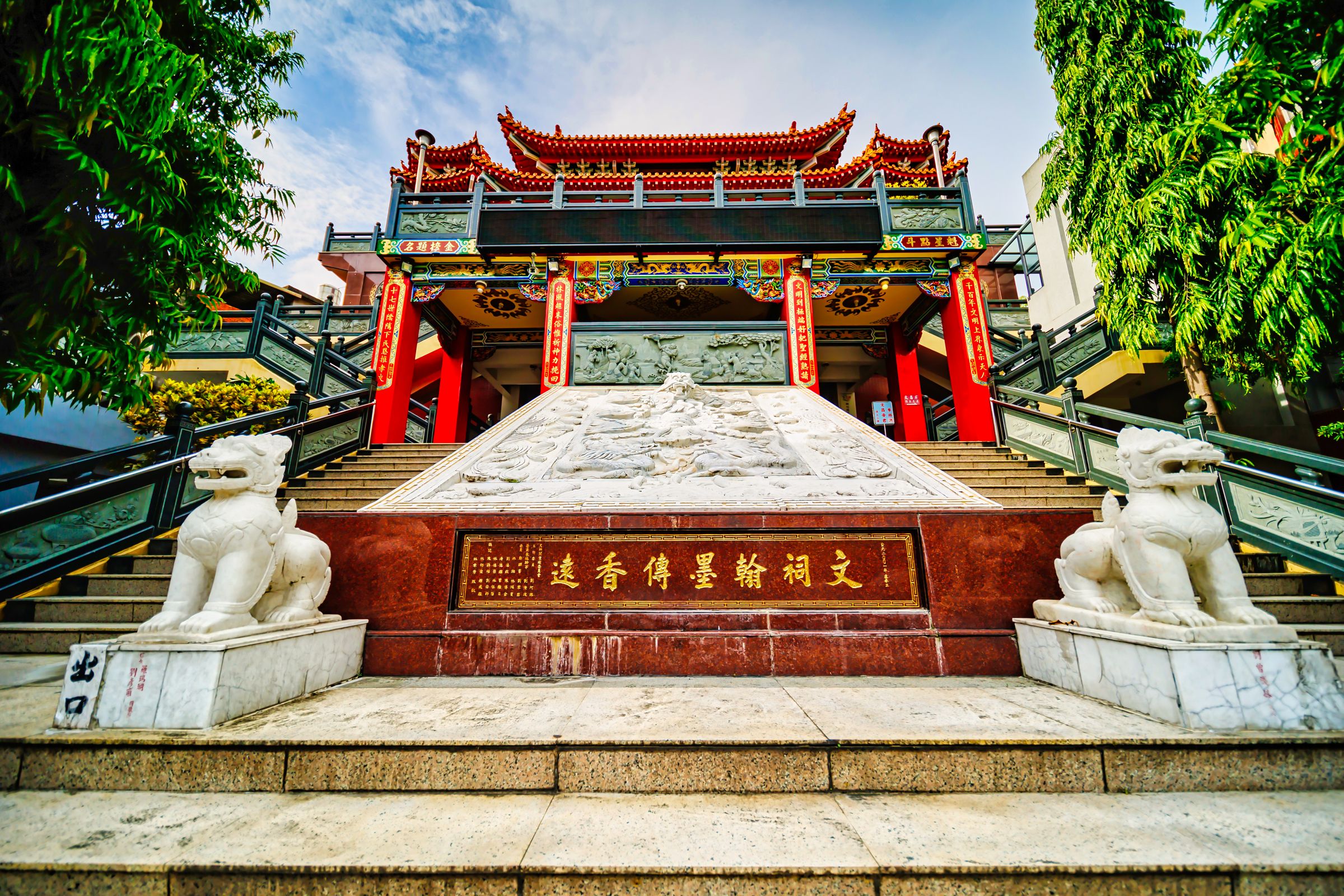 文林古道:芎林鄉歷史悠久的文林閣也叫做文祠,興建於清光緒二年,是全台最大的文昌廟。