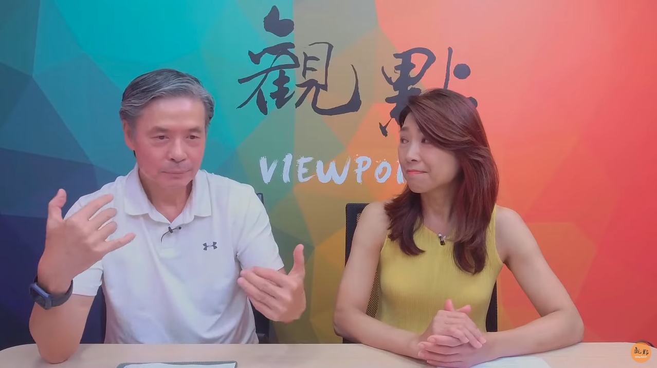 金溥聰（左）今上〈蘭萱看世界〉接受專訪，透露郭台銘曾問他要當King還是King maker，不過如今郭似乎選擇了前者。（翻攝自觀點YouTube）