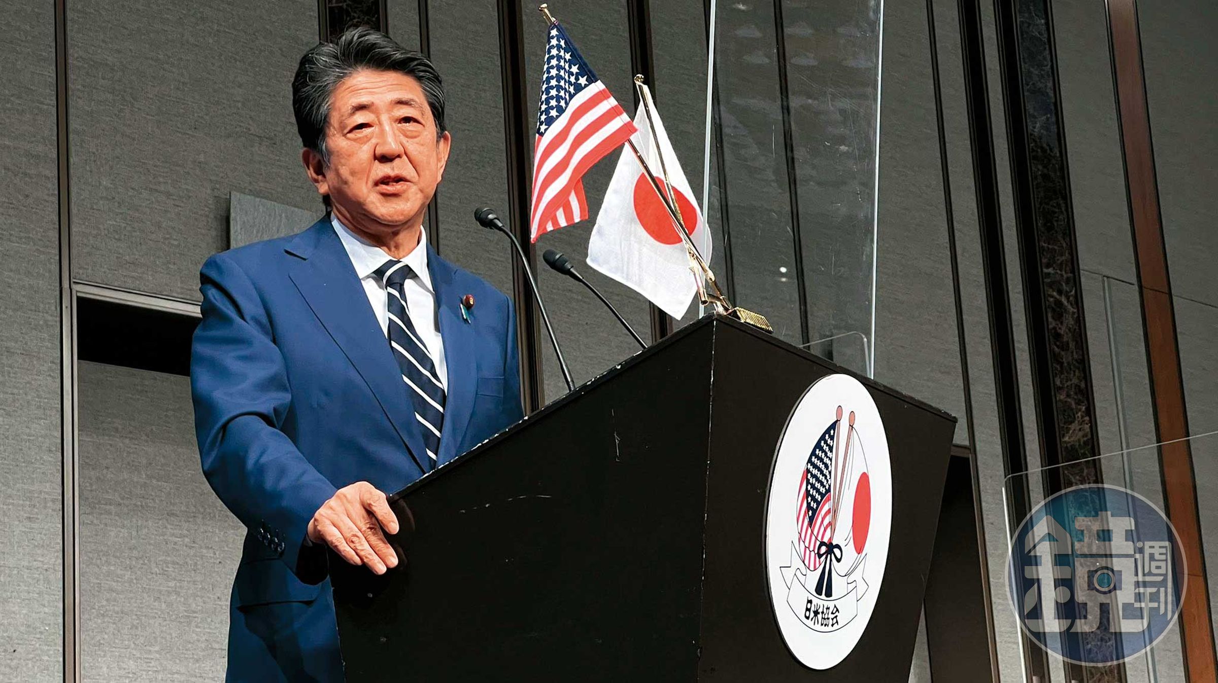 前日本首相安倍晉三祭出「安倍經濟學」3支箭,帶領日本走出疲軟經濟。(翻攝安倍晉三推特)