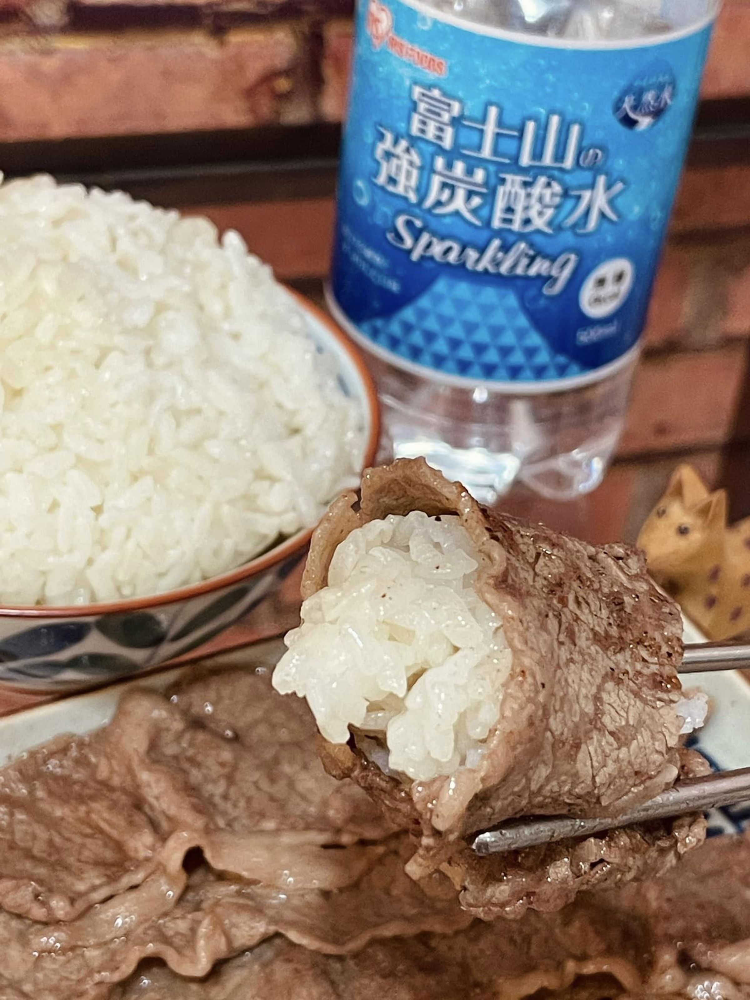 氣泡水內含的二氧化碳可以使米粒站立,均勻受熱,最後煮出Q彈的白飯。(翻攝臉書社團「我愛全聯-好物老實説」)