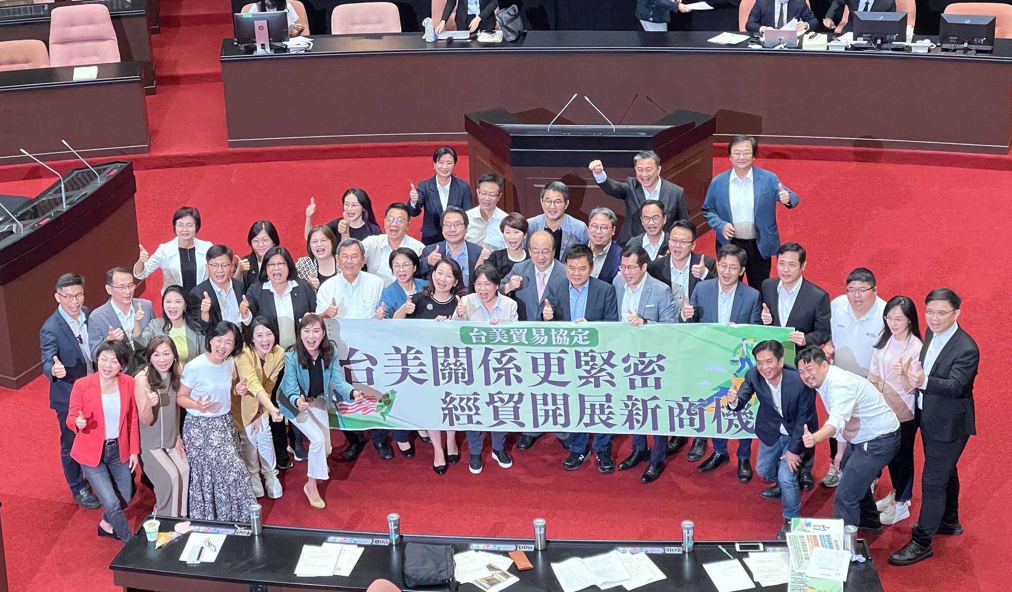 立法院臨時會今日無異議通過「台美21世紀貿易倡議」施行法。（翻攝自臉書＠愛信任-劉世芳 ）