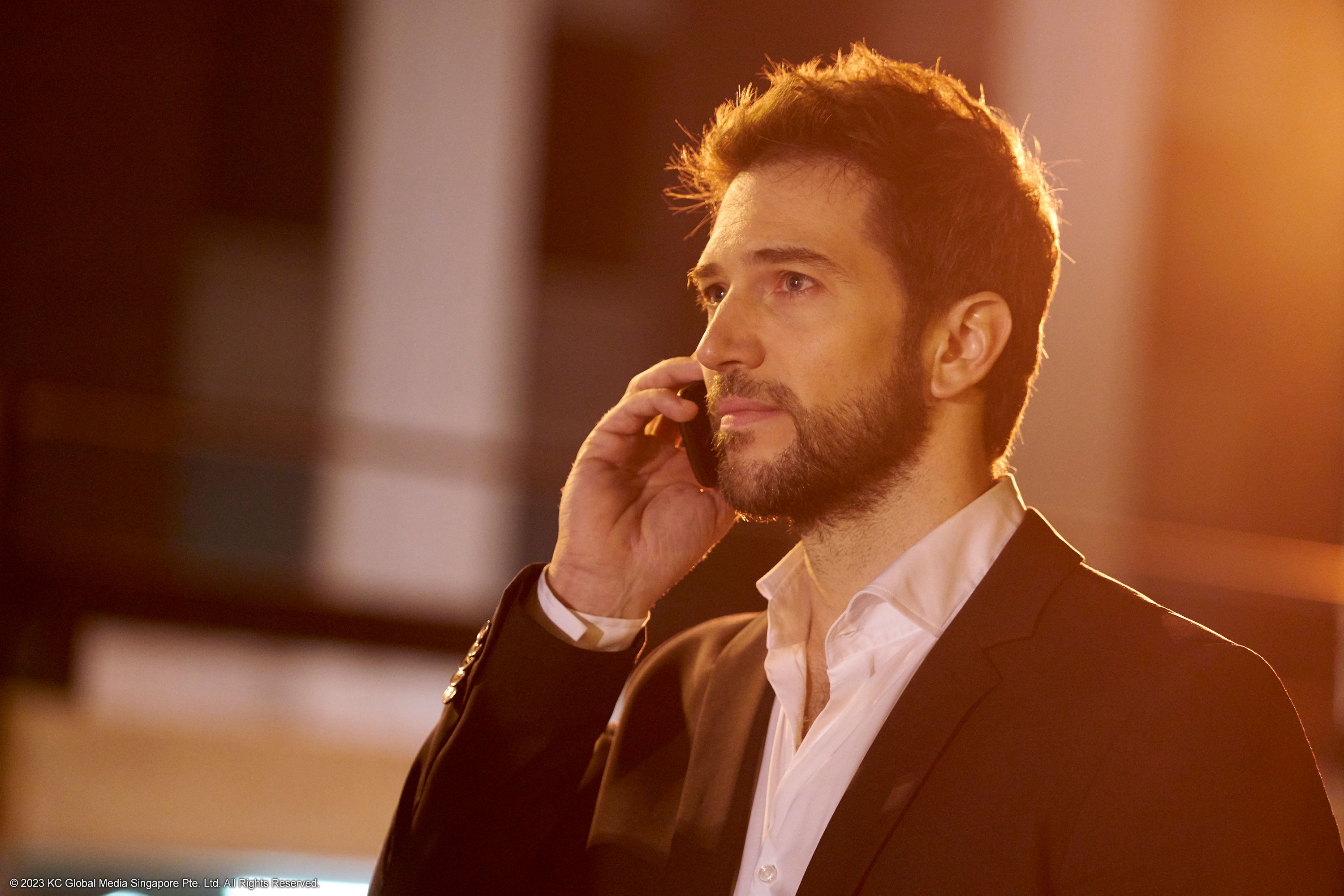 取材法國危機處理專家的真實故事，《贖金任務》讓主角艾瑞克波蒙，為了家人安全，對抗看不見的敵人。（AXN頻道提供）