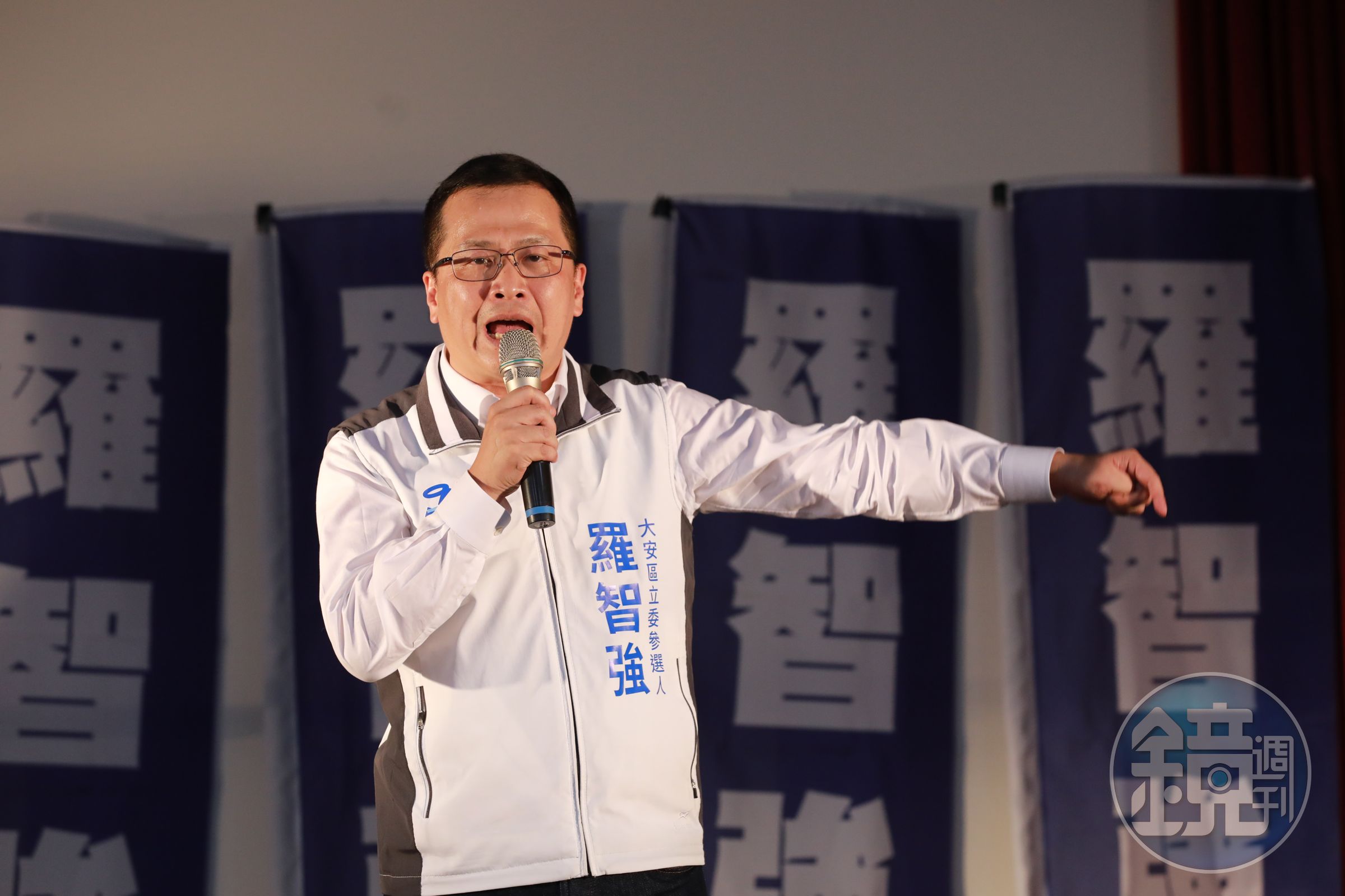 羅智強被金溥聰點名「我看不起自己在最安全地區，還在搞這把戲！」鄭孟洳狠酸：「小刀出鞘，小強仆倒」。（本刊資料照）