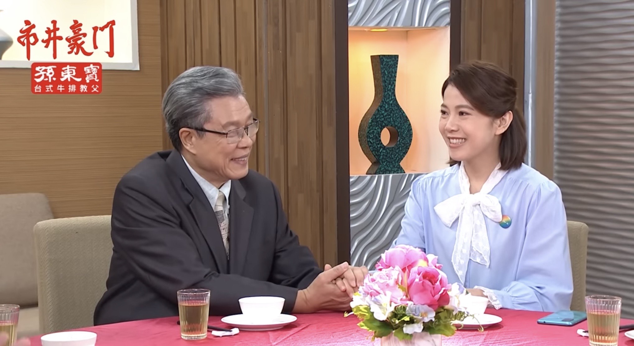 廖苡喬（右）開心可以在《市井豪門》和楊烈（左）合作。（民視提供）