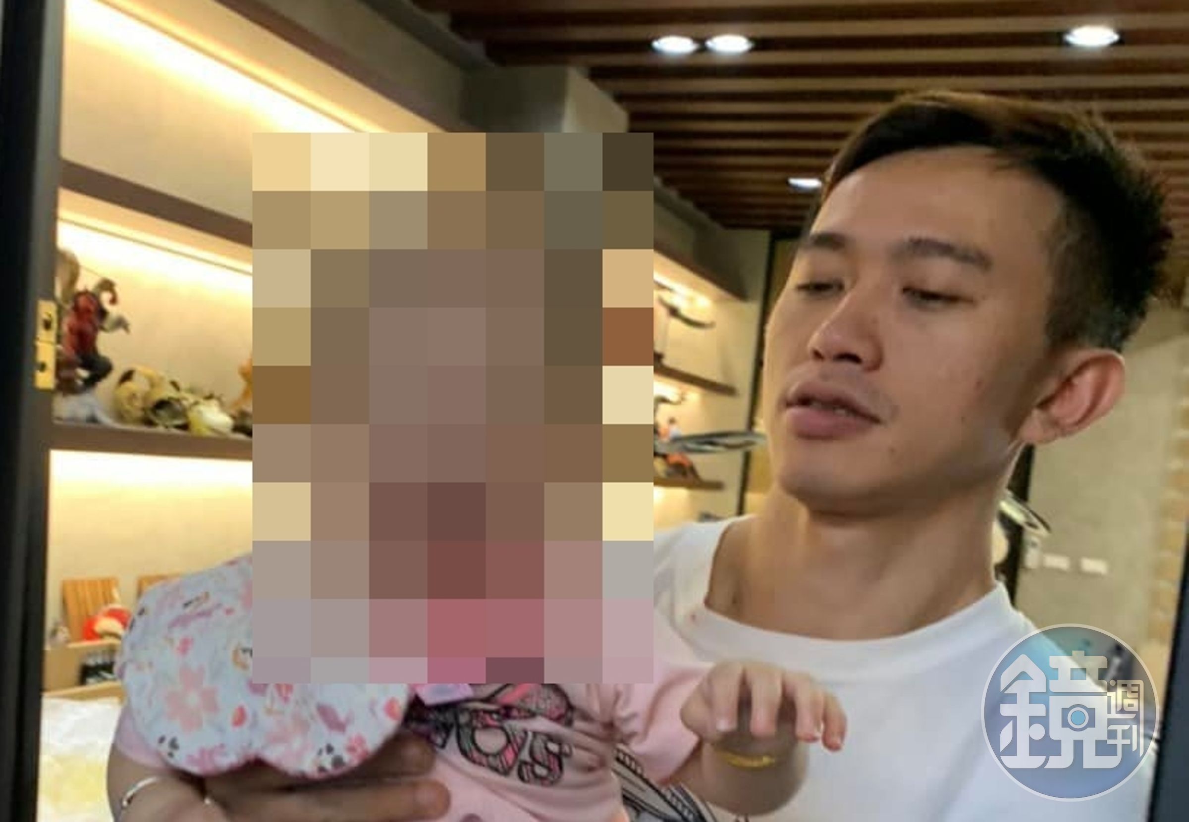 高雄虐嬰事件逆轉,女嬰體內驗出K他命反應,其生父彫博被依涉嫌過失致死、使未成年施用毒品罪偵辦。(翻攝自彫博臉書)