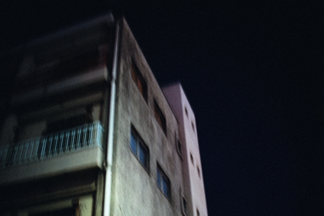 一名房仲在PTT爆料，台中一處老屋連續發生6名房客在同一位置上吊，讓人毛骨悚然。（示意圖，pixabay）