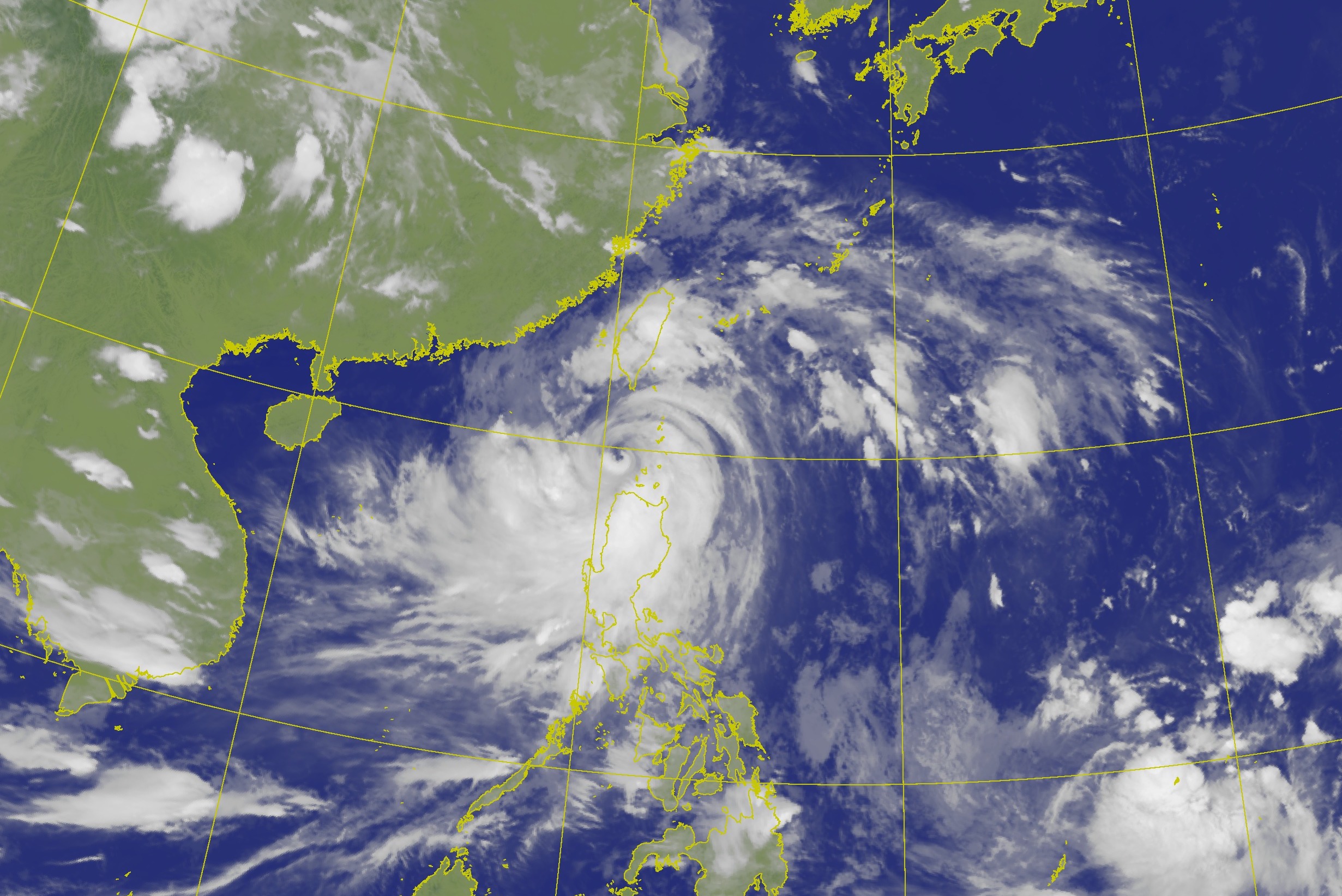 中颱杜蘇芮其暴風圈已接觸台灣南端陸地，對多縣市造成影響。（翻攝自氣象局）