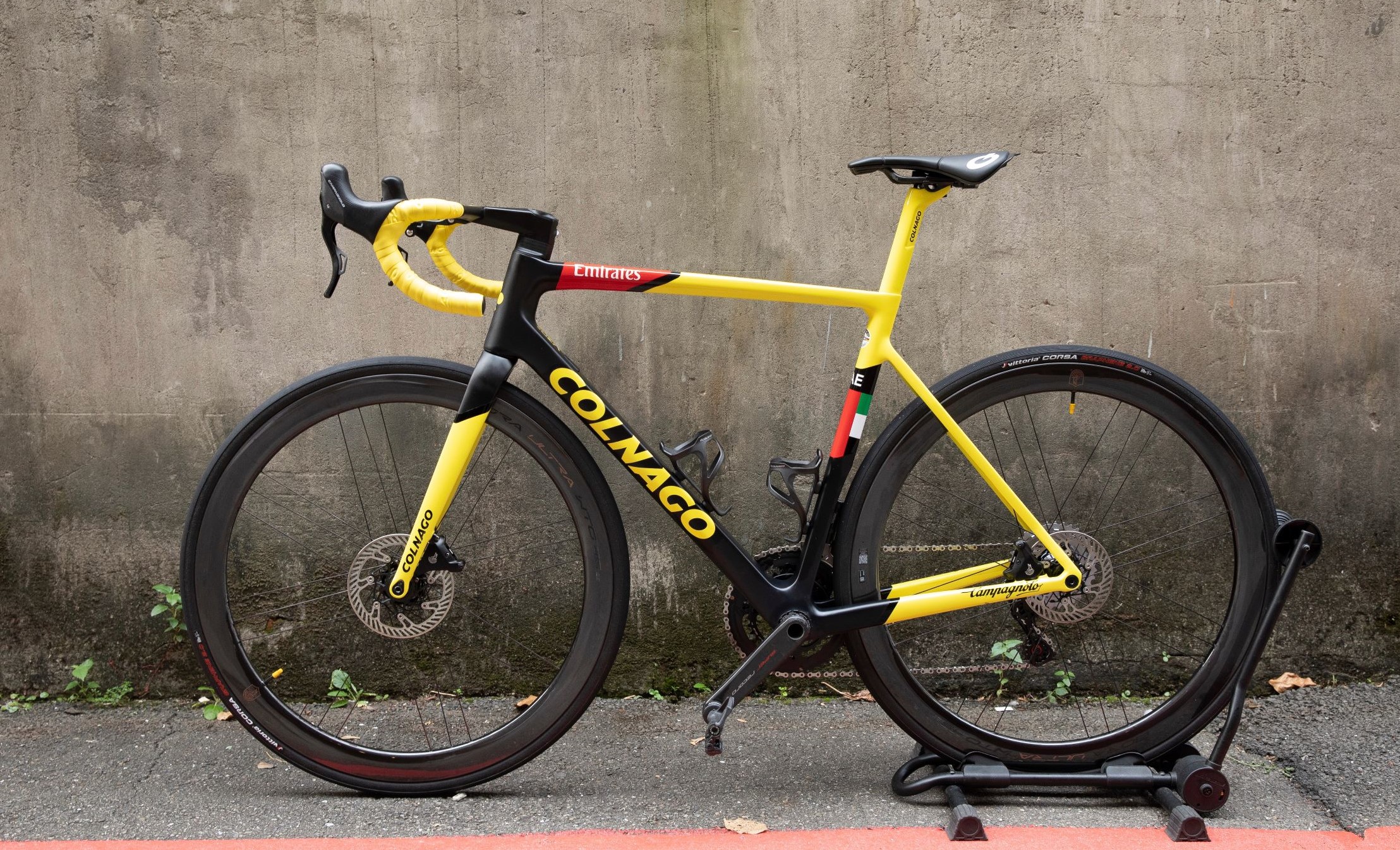 能搶到這台八十萬元級的COLNAGO環法冠軍限量車，足見捷世樂的店家實力之強、客群中不乏臥虎藏龍之輩。（約80萬元／台）