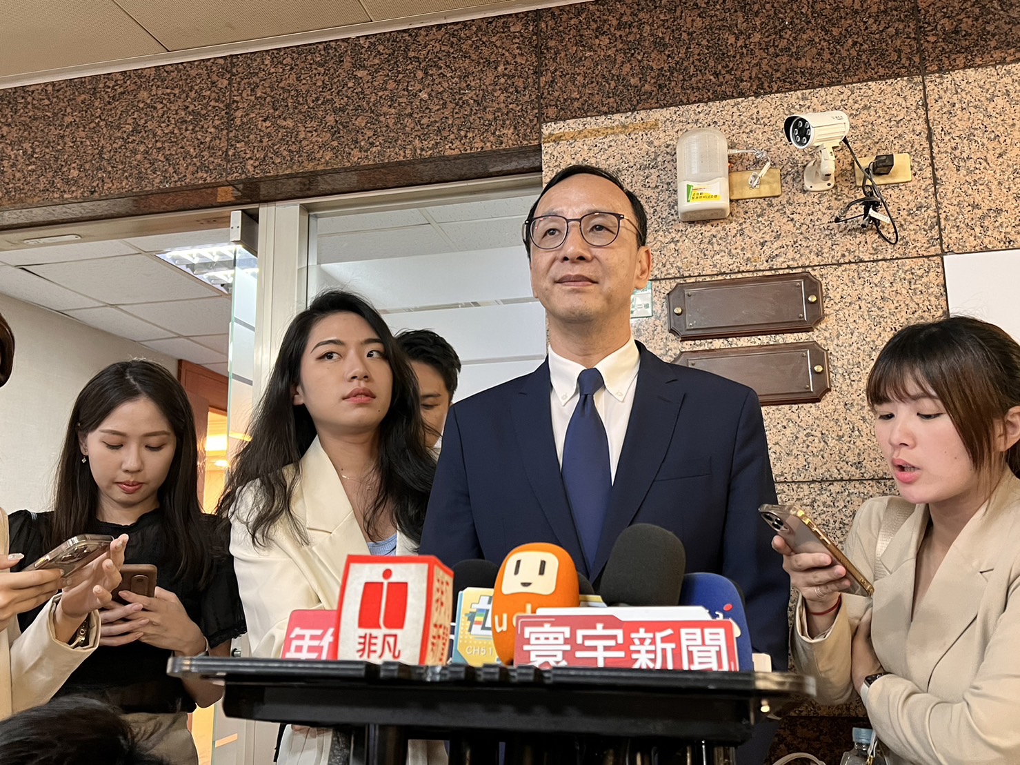 國民黨主席朱立倫呼籲所有黨員同志遵守選舉期間行為準則。