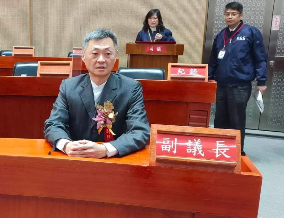 歐陽儀雄被踢爆有天道盟背景，未來可能將不得參選公職。（翻攝自歐陽儀雄臉書）