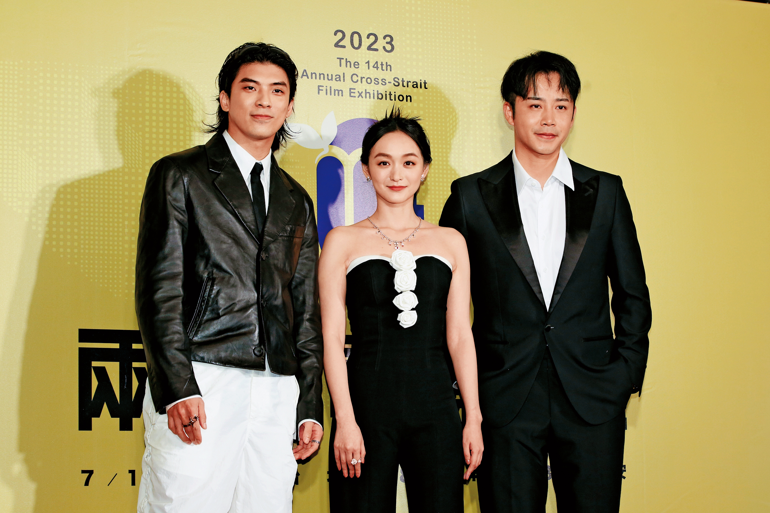 這次為兩岸電影展來台，《不二兄弟》的3位演員何泓姍（中）、李茂（右）與林哲熹（左）在台北歡聚。