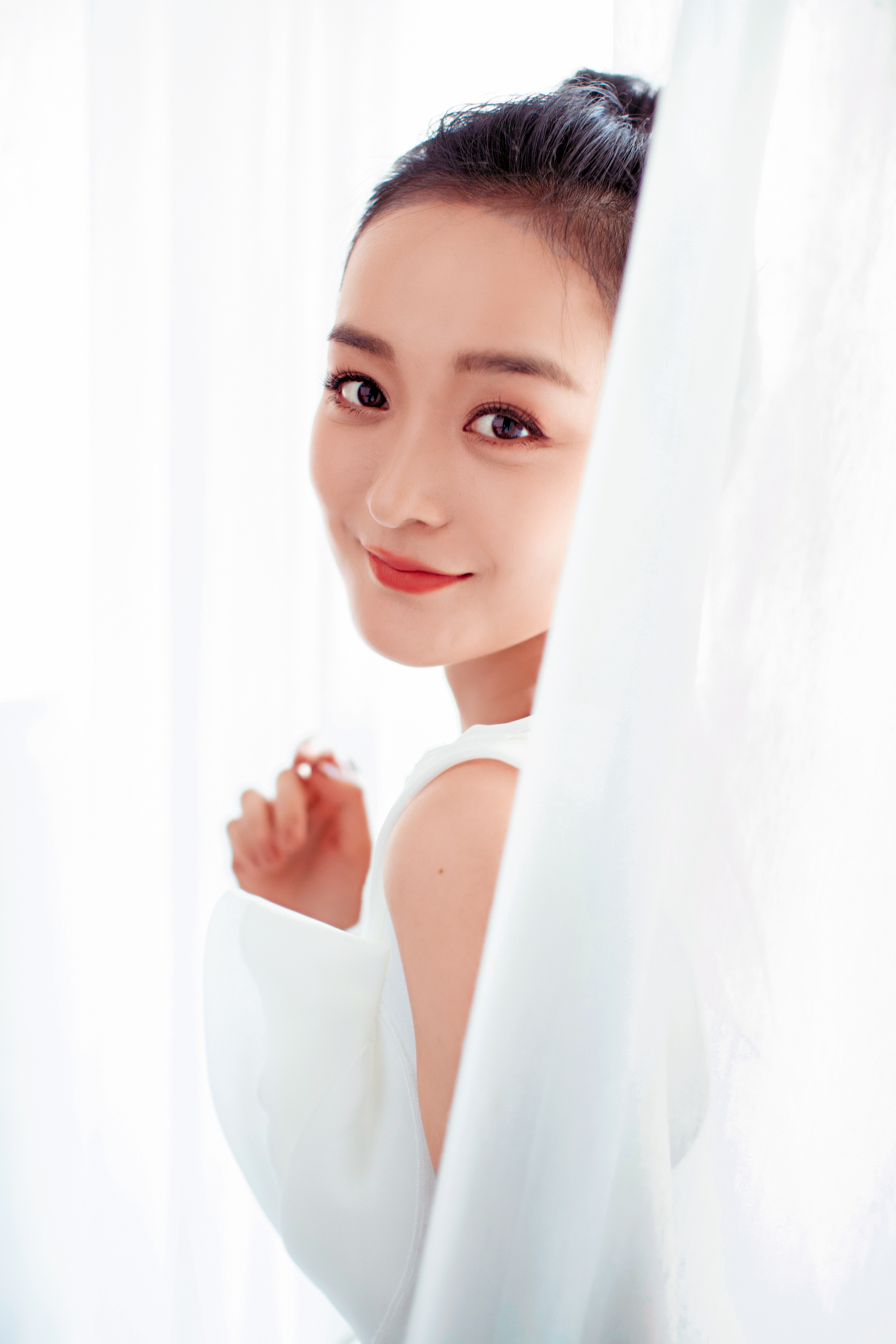 剛北漂到北京闖蕩就接到女二角色，何泓姍的演員之路開局就挺順遂。