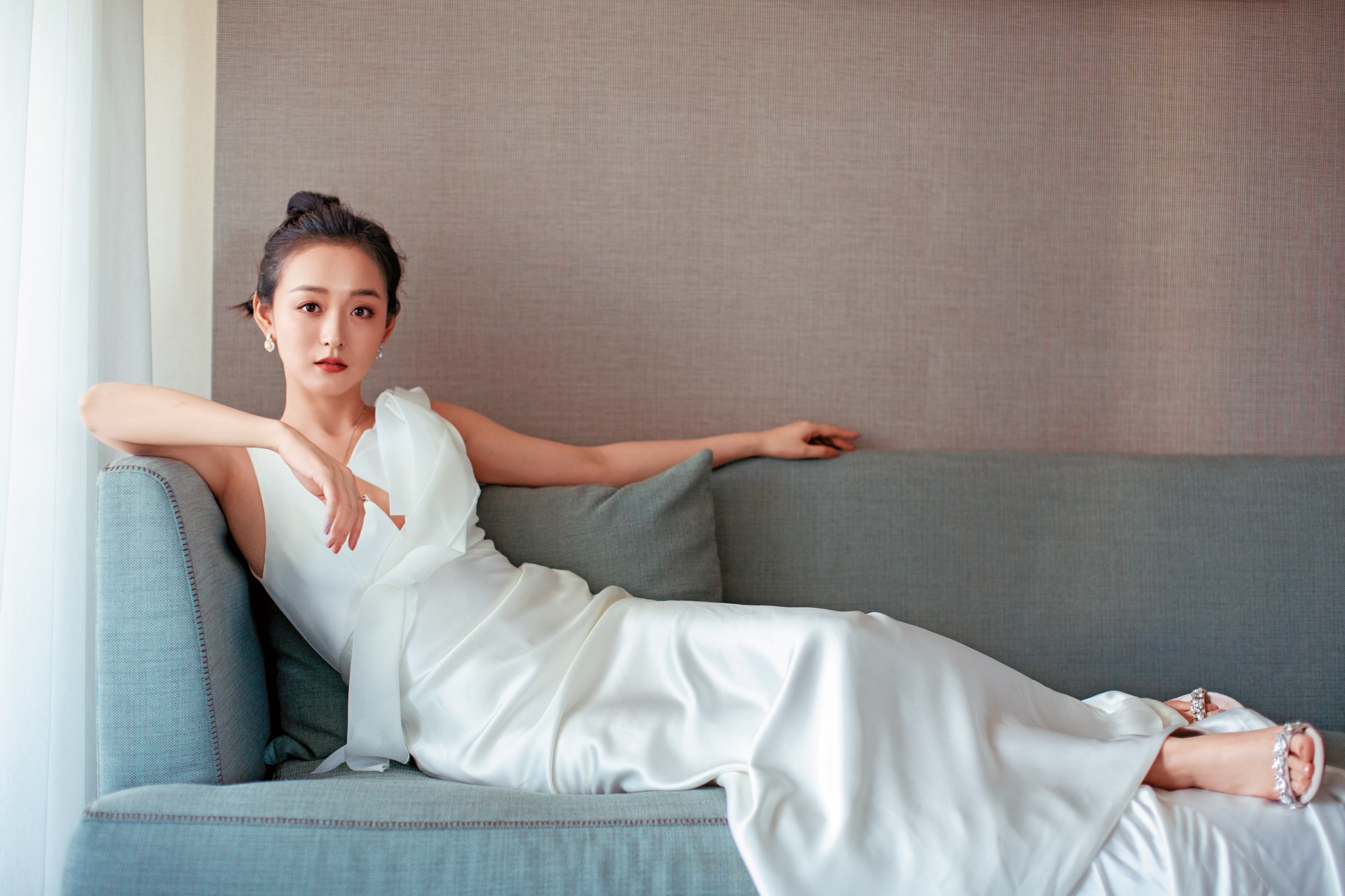 外表仙氣側漏的何泓姍曾因惡女演得太出色，一度成為「壞女人專業戶」。