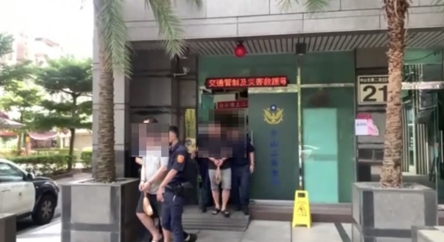 警方訊後將3人依妨害秩序、毀損等罪送辦。(翻攝畫面)