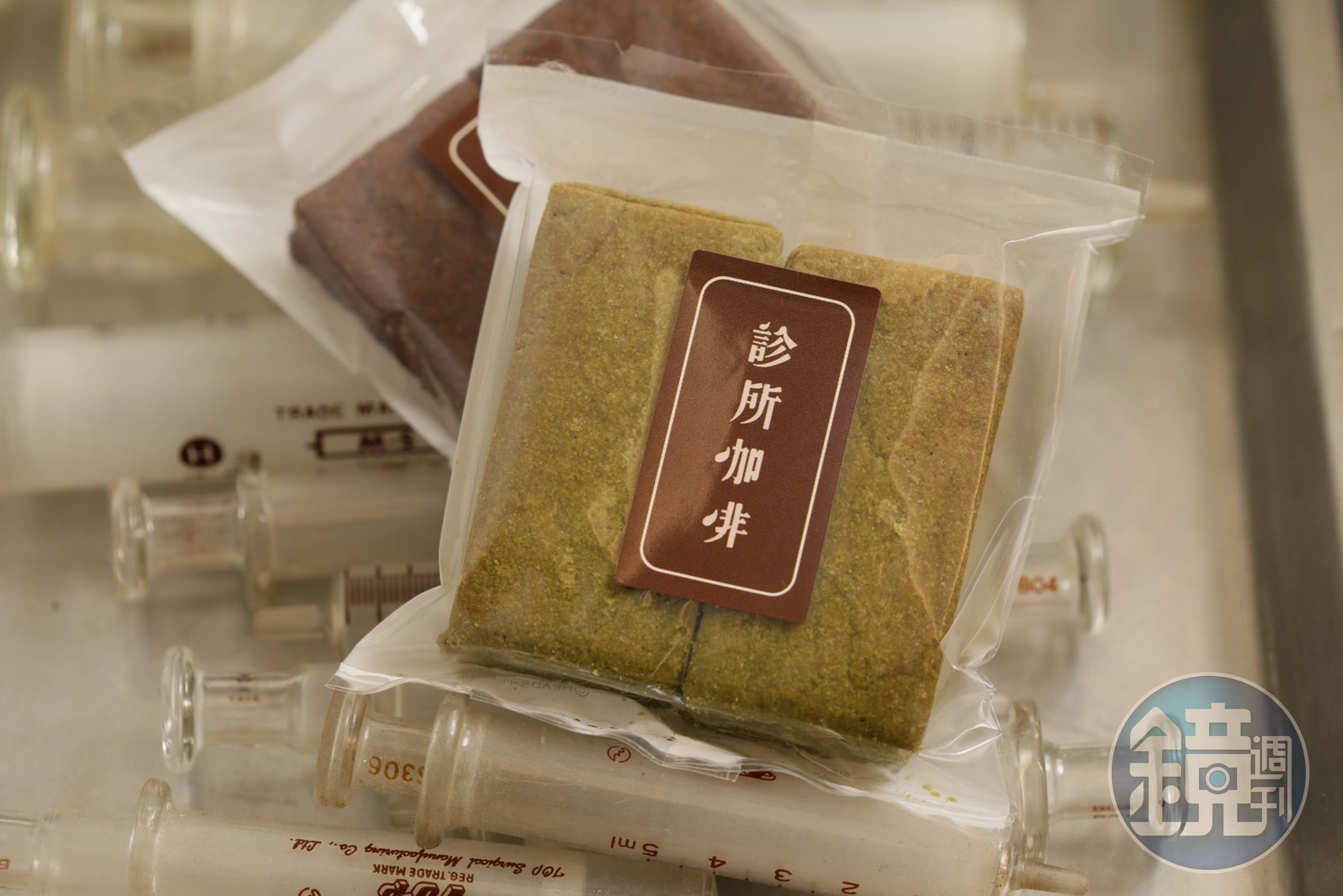 ：店內也有販售抹茶、巧克力兩種口味的小餅乾讓人解解饞。（50元／包）