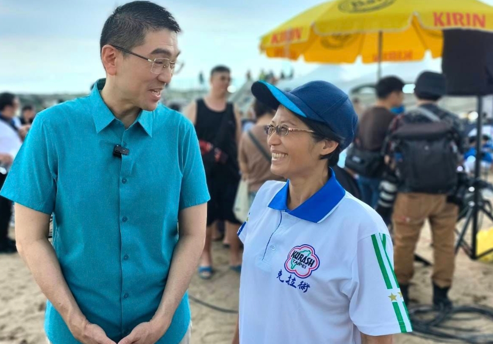 基隆市議員呂美玲連日失言引發網友撻伐，今在臉書道歉表示會虛心檢討。左為基隆市長謝國樑。（翻攝自呂美玲臉書）