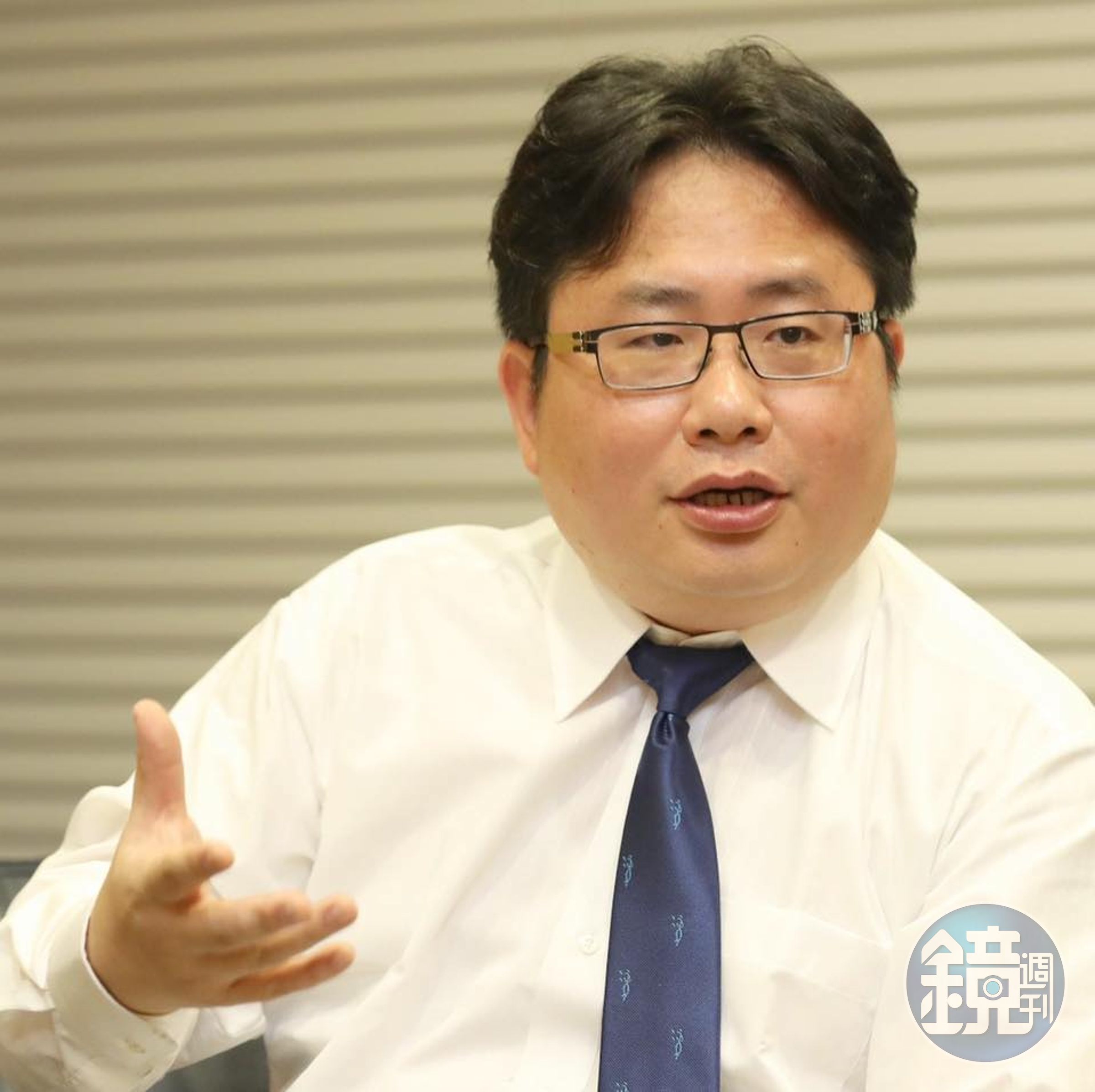 矢板明夫是資深的媒體人,也常評論台、日時事。(翻攝臉書)