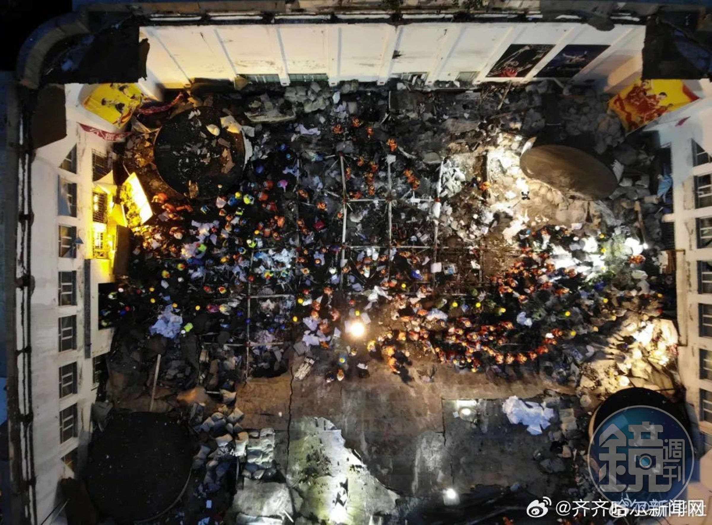 中國黑龍江省齊齊哈爾市的第34中學發生體育館坍塌意外，導致11死。（翻攝自齊齊哈爾新聞網微博）