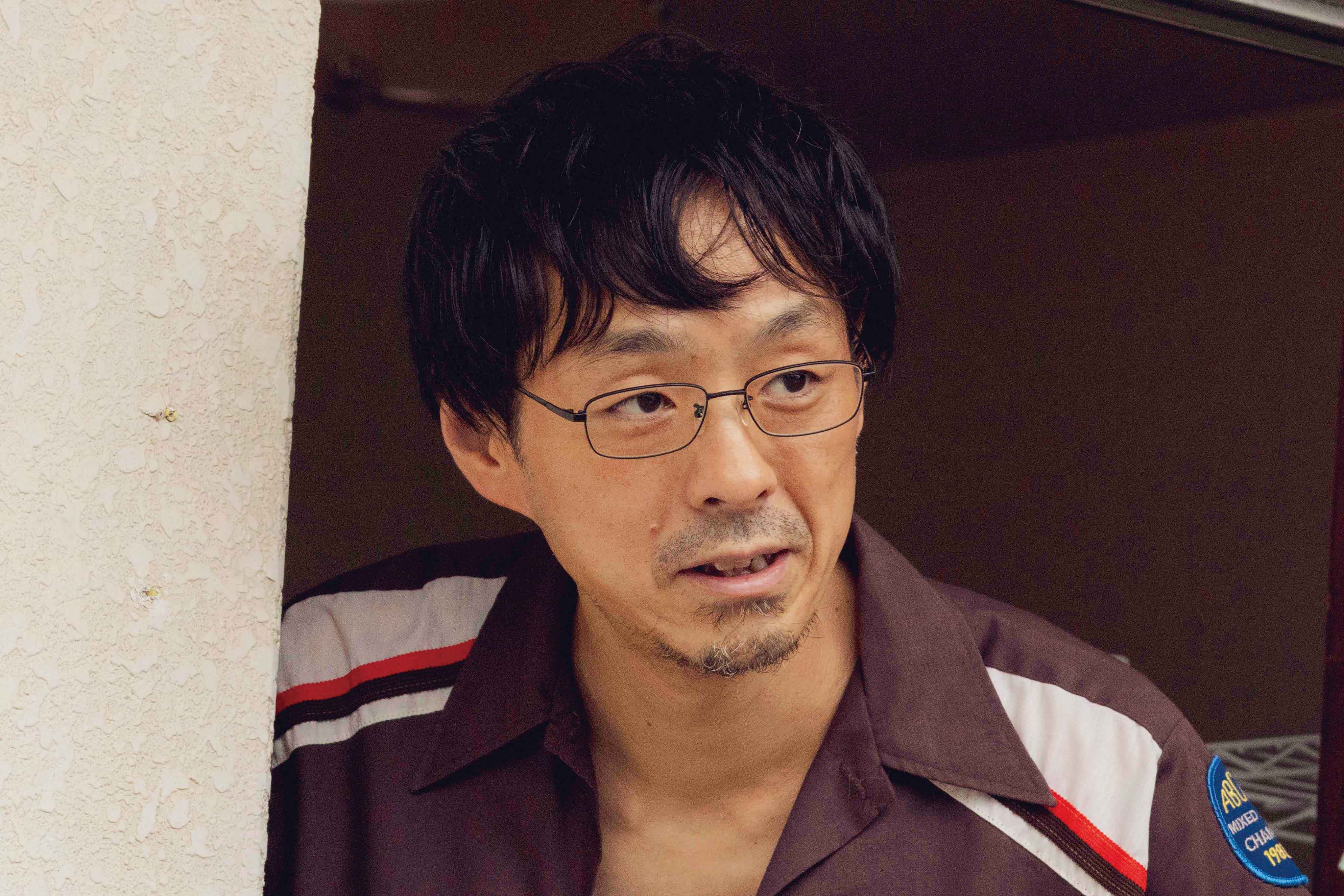 宮藤官九郎力挺好友高橋正彌，客串演出《渴水》中遭討水費的住戶。（天馬行空提供）