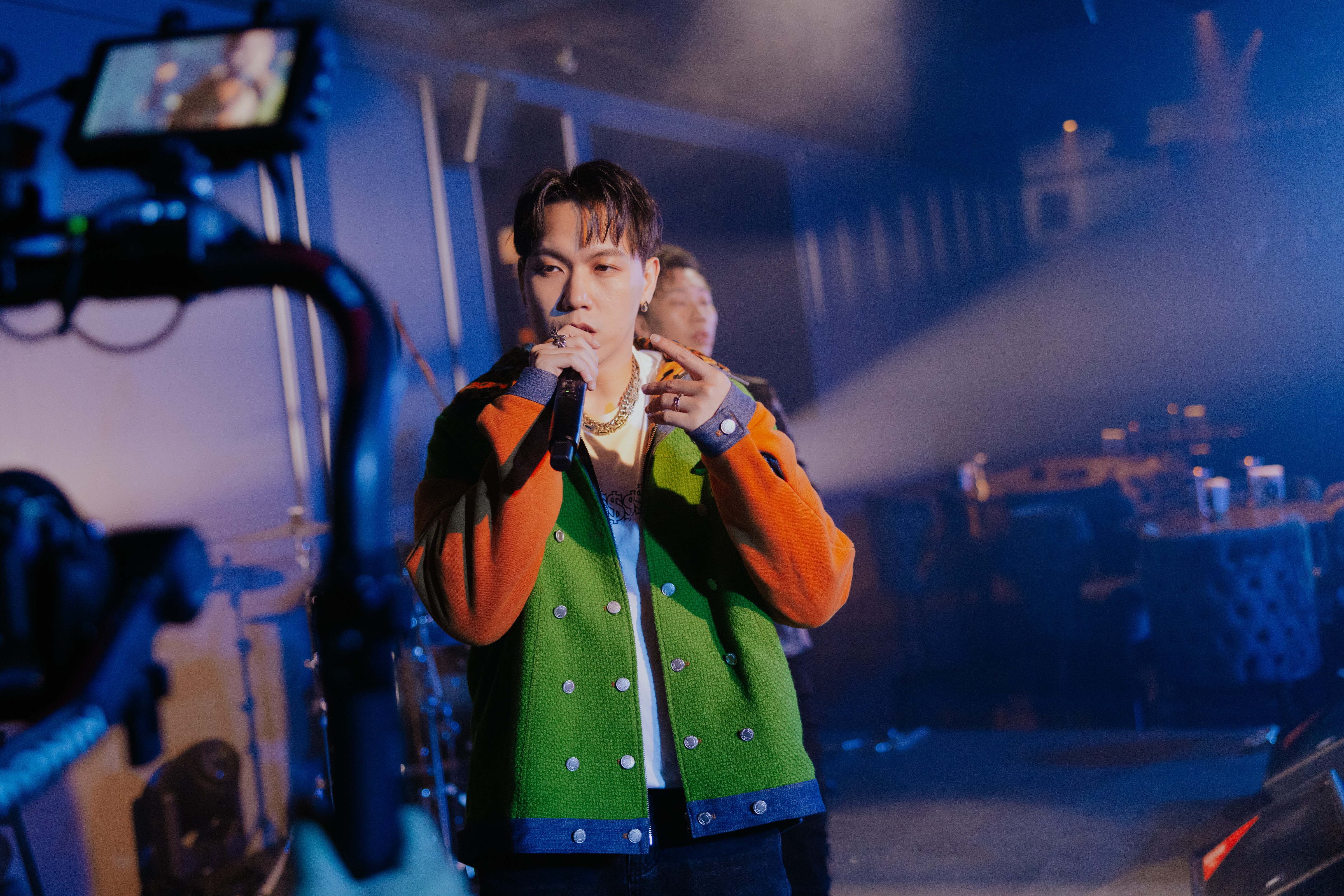 影子計劃於7月27日上架最新的單曲〈Chasing On You〉。（莫非音創提供）